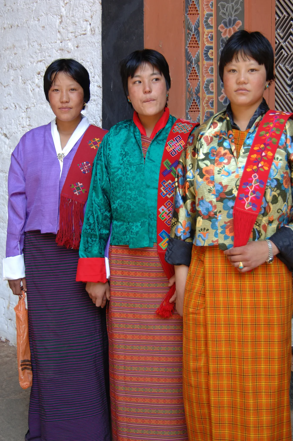 LADIES AT FESTIVAL