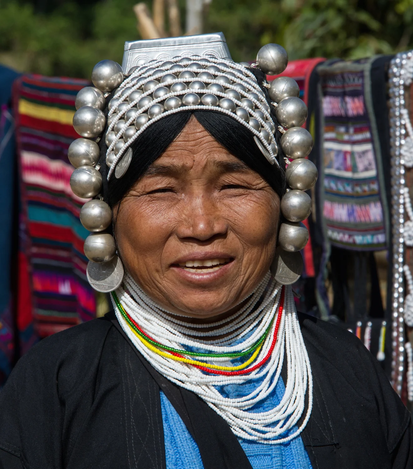 AKHA WOMAN 2