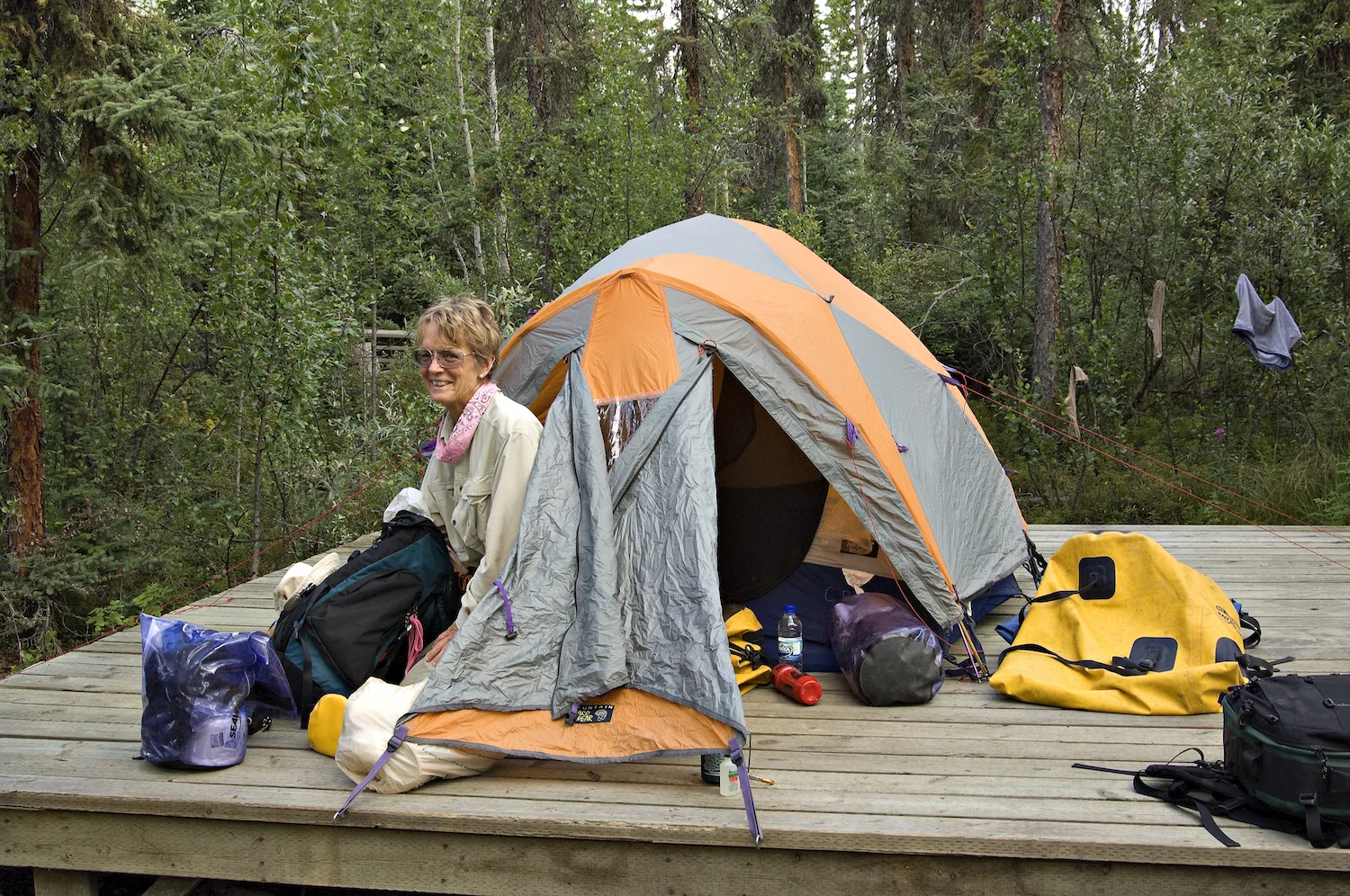 DIANE PITCHING TENT