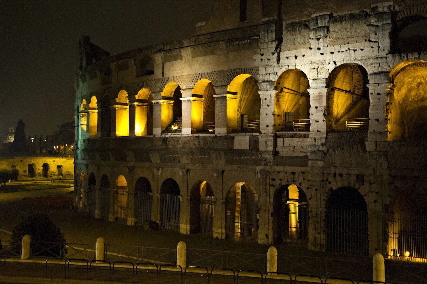 COLISSEUM AT NIGHT
