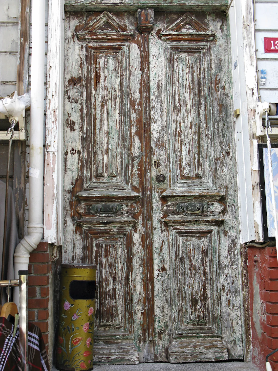 DOOR