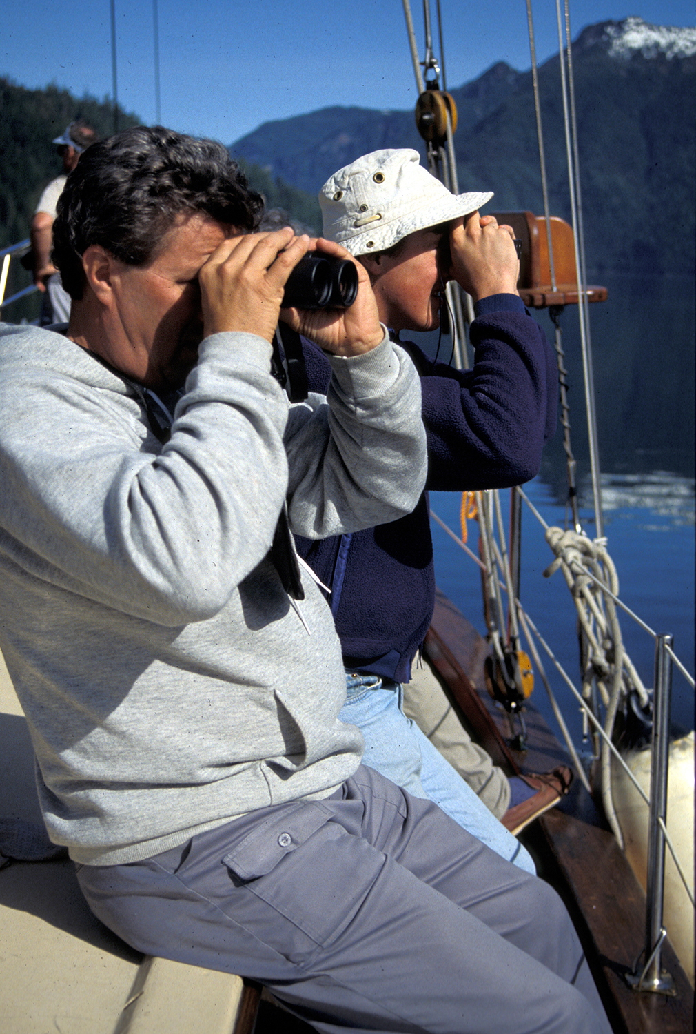 SPOTTING GRIZZLIES