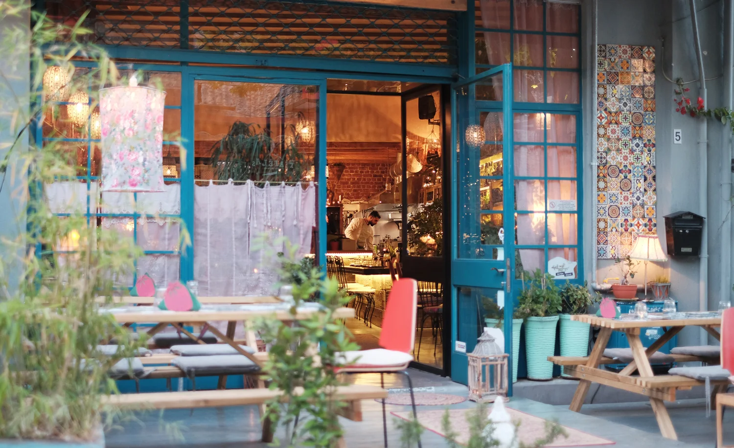 Akamatra Restaurant in Larissa