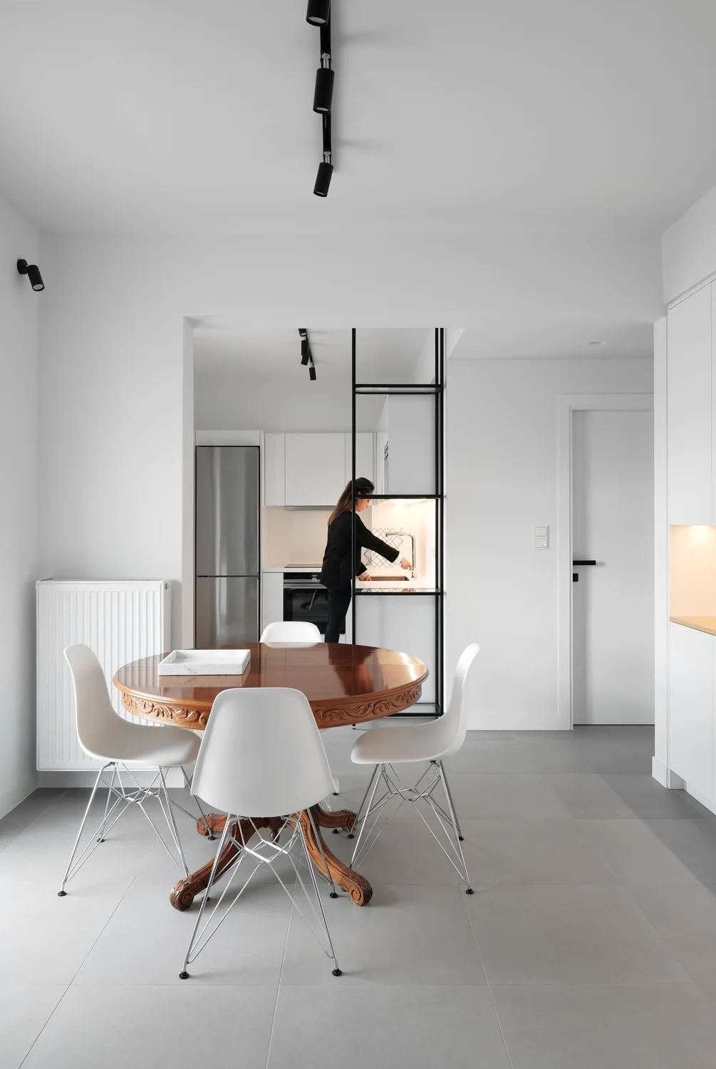 Apartment renovation in Kallithea, Papandreou-Tsakmaki architects