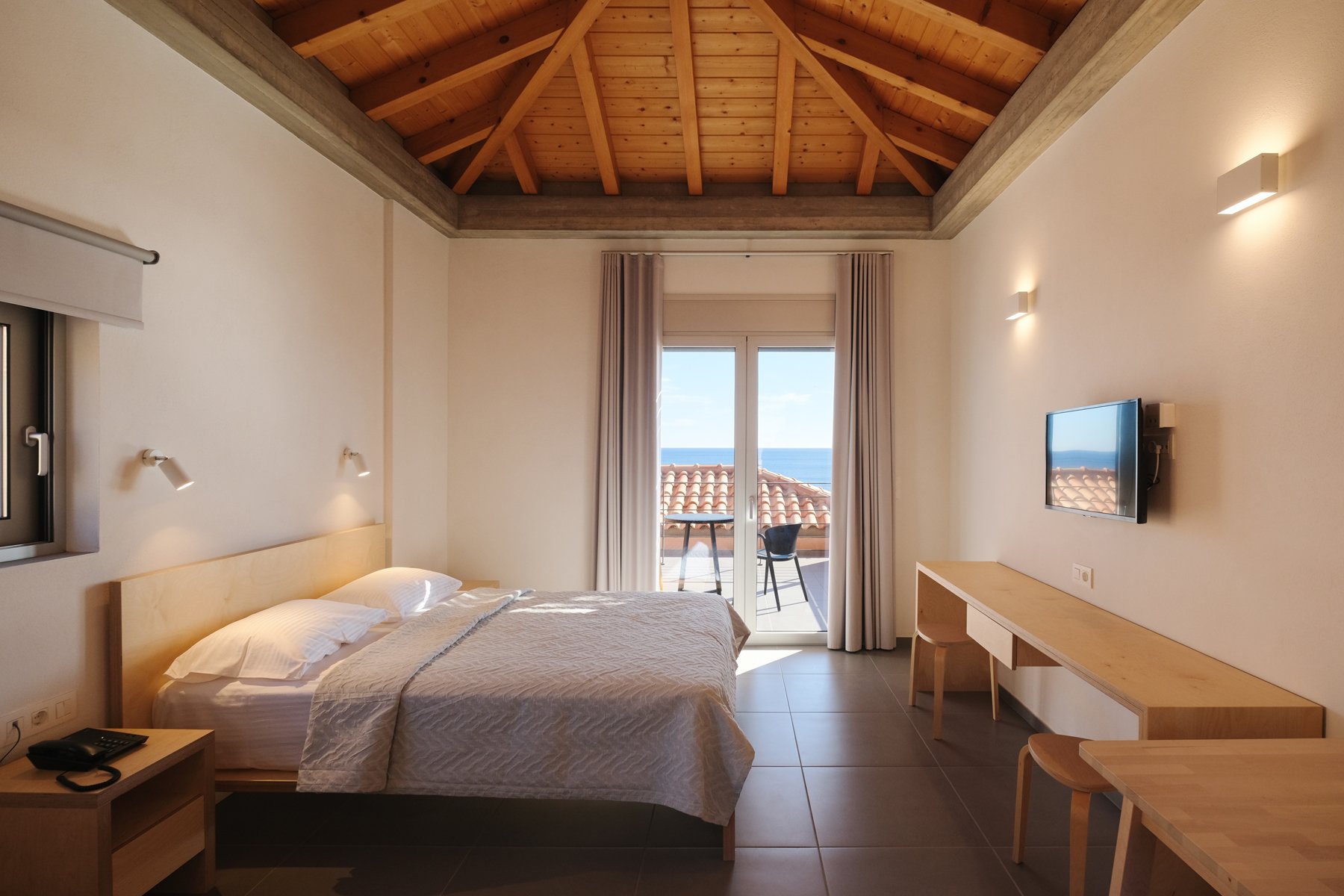   Pasithea Suites  in Monemvasia 