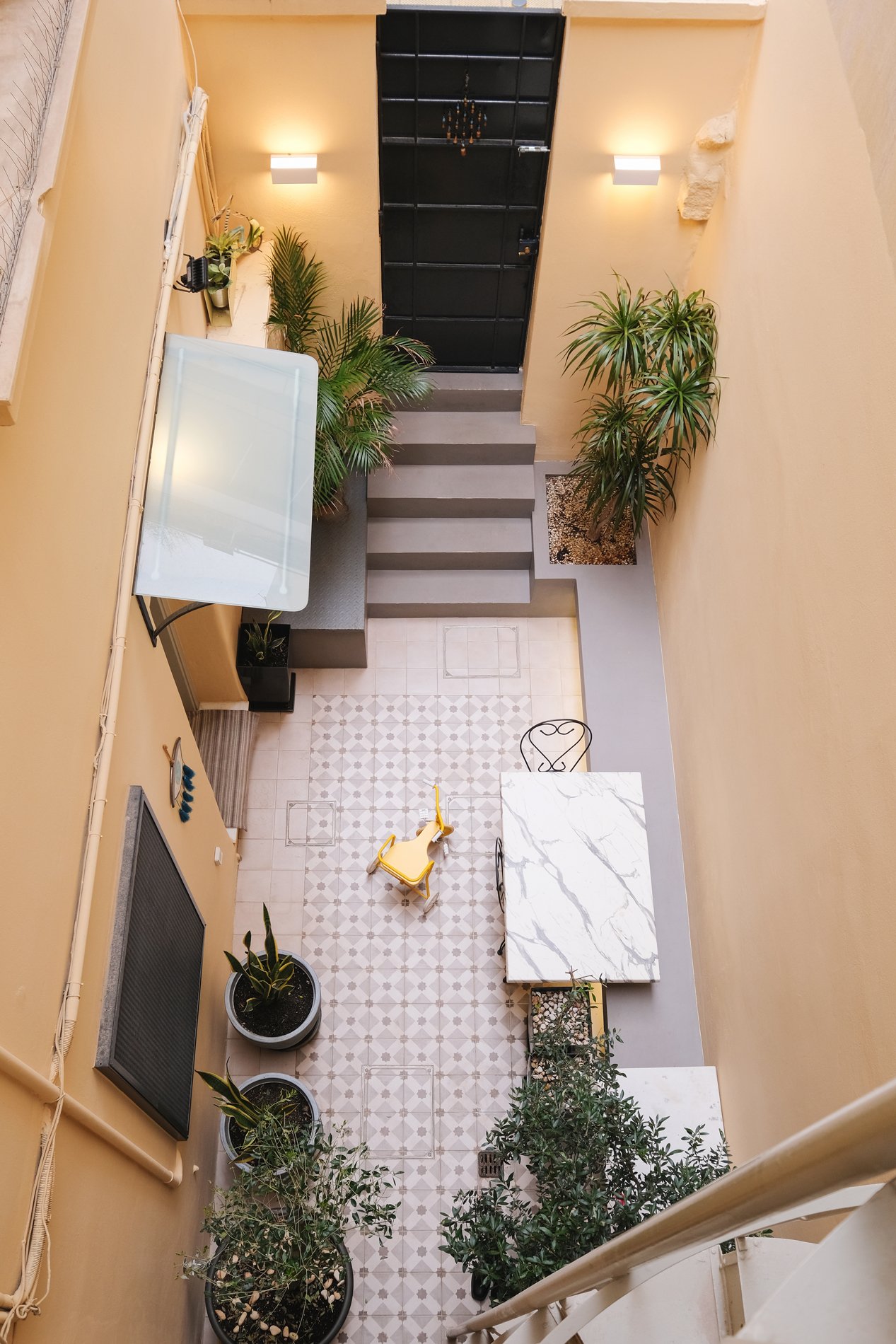  Renovation of 1930’s ground-floor apartment in Athens, Penny Battalia architect 