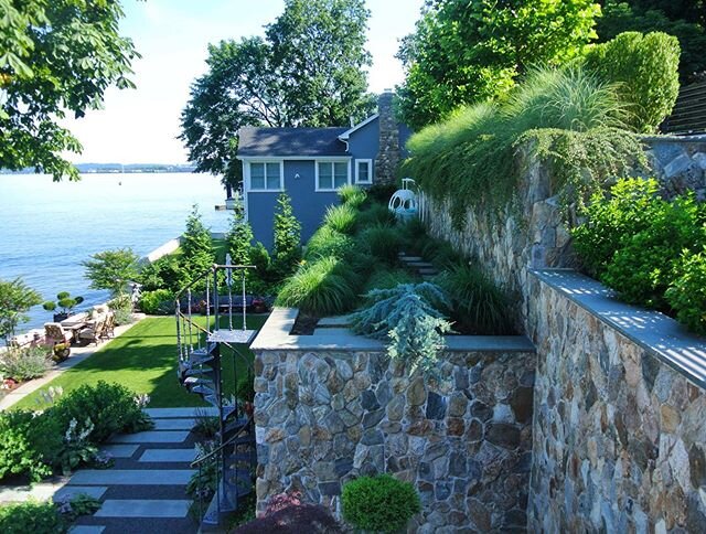 Framed by grasses and hydrangea, this Hudson River perch is a perfect space to catch a sunrise 🙌