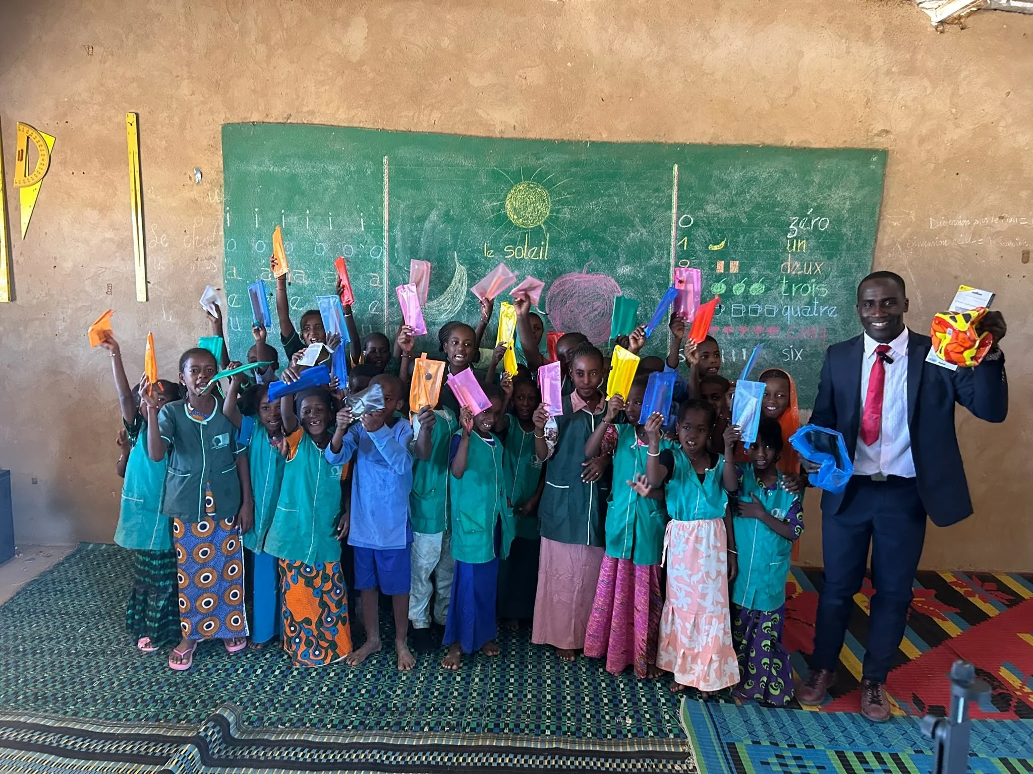 Change takes time...BUT it doesn't always have to!!!

In the village of Kawe there is an opportunity to make a clear difference today that will last for generations!! The school 🏫here (the only one for dozens of surrounding villages) is falling apar