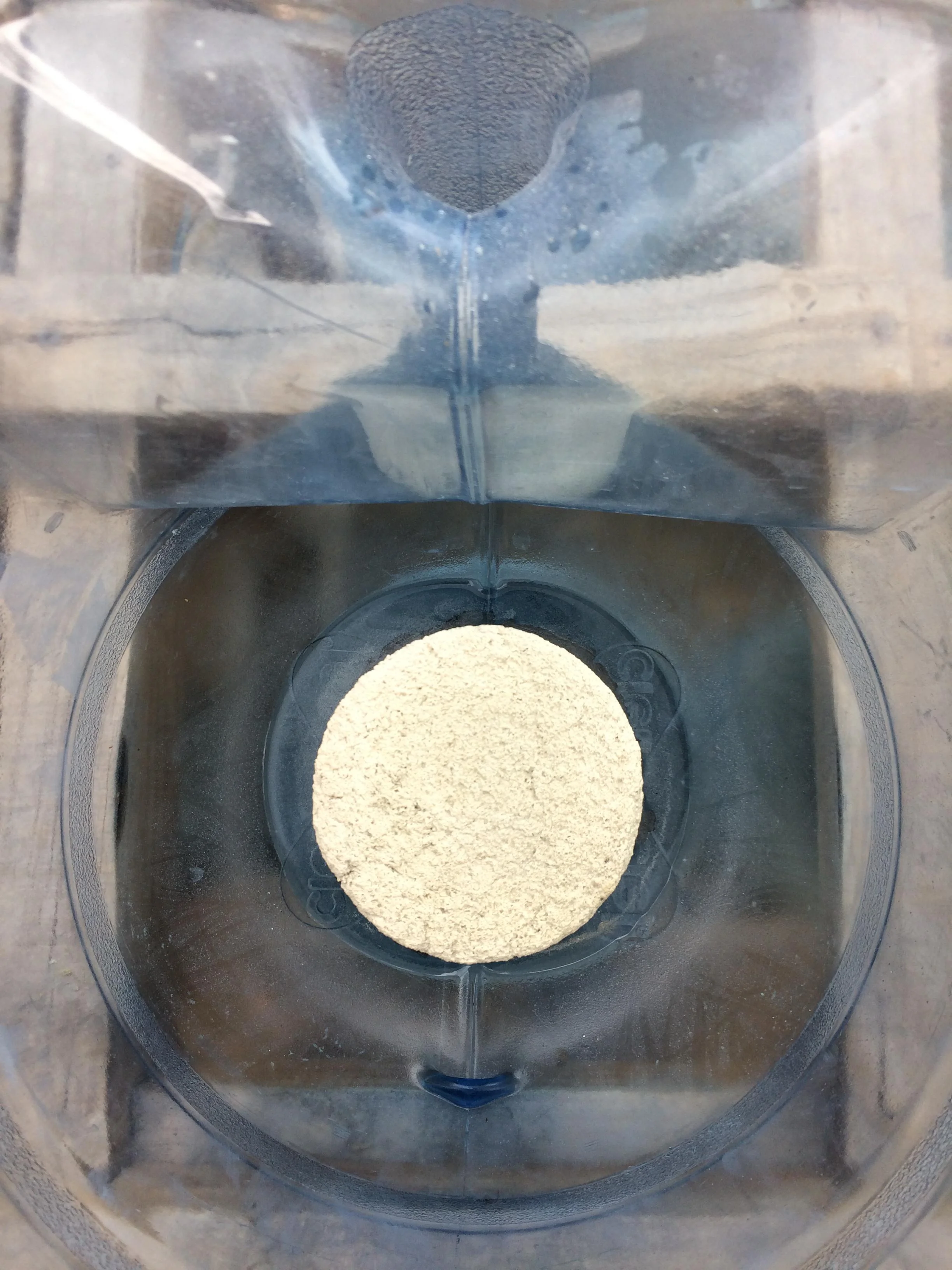 Un filtro cerámico de 3.5 años- todavía hace el tratamiento del agua de manera efectiva.