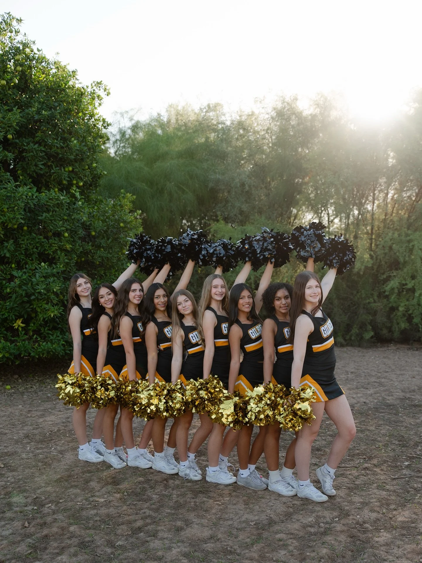 GILBERT JV &amp; VARSITY CHEER 😍🫶🏼 

year three capturing cheer team photos with these girls, and somehow we keep getting better!!! Truly obsessed with how much fun we have every time 💓

Had to put together a cutie post now that their gallery is 