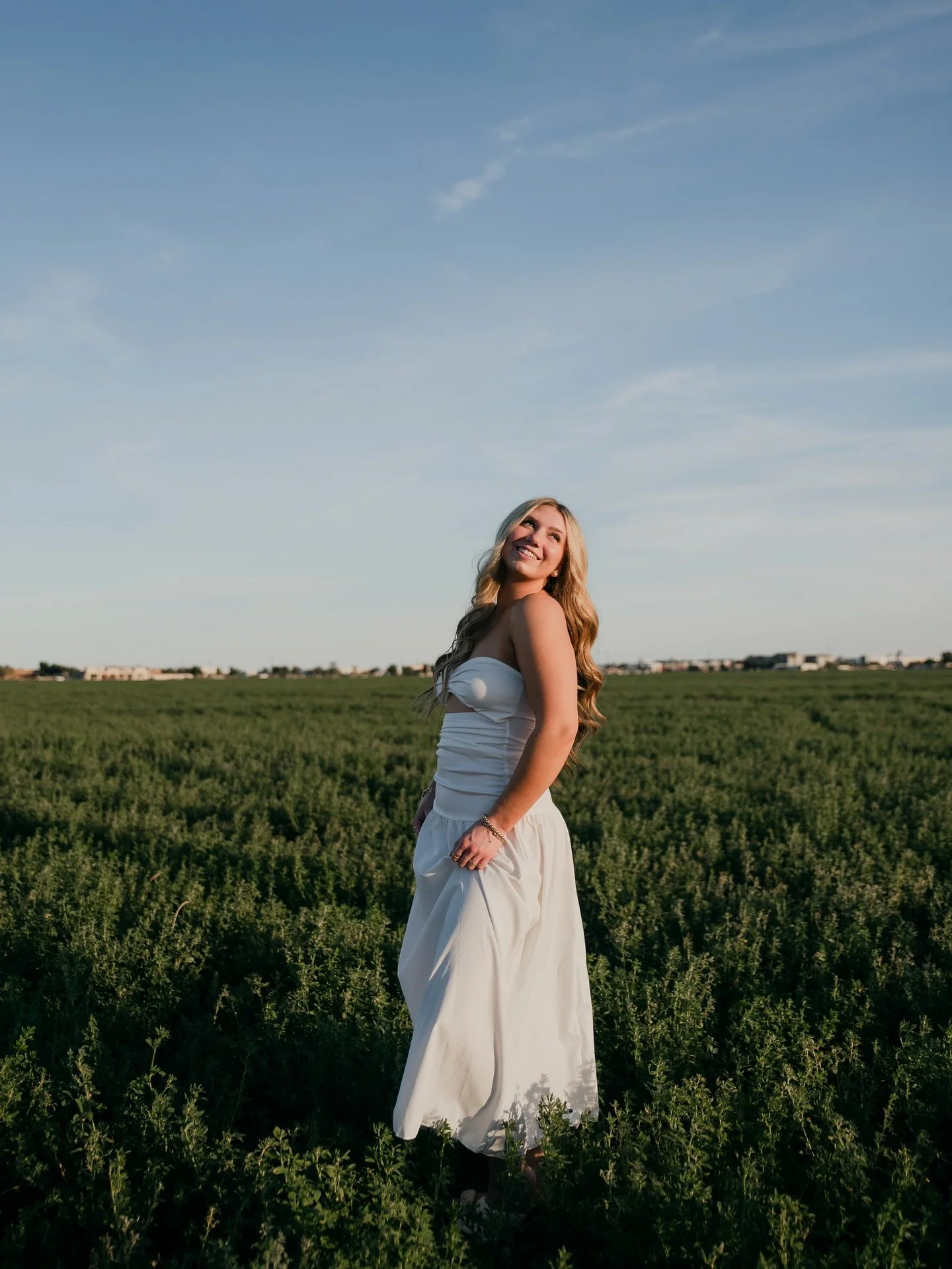 The most perfect green grass / white dress combo, with the most perfect senior ✨

Obsessed with alllll of Emma&rsquo;s senior photos, especially this look!!!

#azseniorphotographer #gilbertseniorphotos #gilbertseniorphotographer #mesaseniorphotos #me
