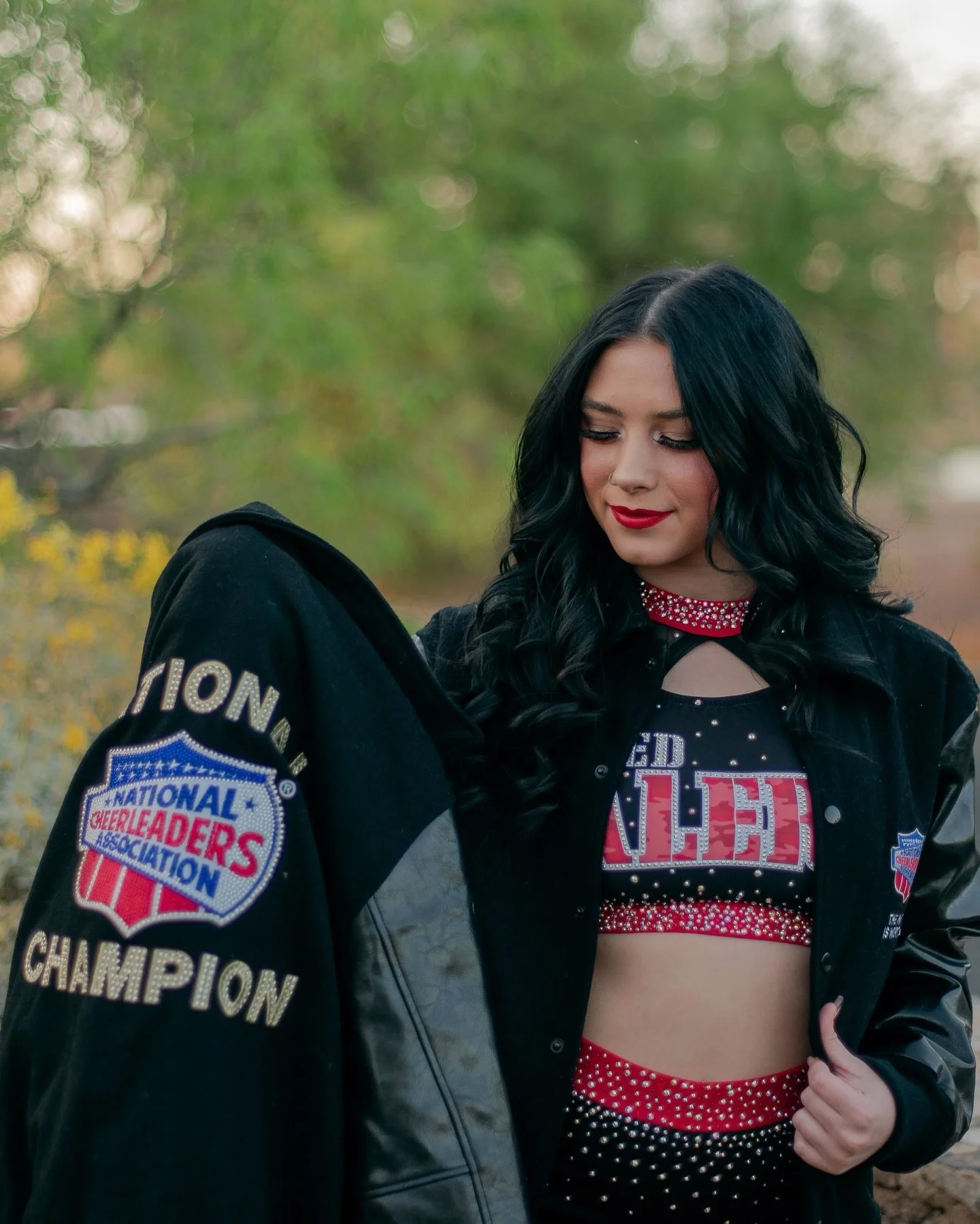 felt like a good time for some throwbacks ❤️&zwj;🔥 

one of my favorite AZ cheer portrait sessions to date!!!

#azcheer #azcheerphotographer #desertcheerphotos #woodlandseliteaz