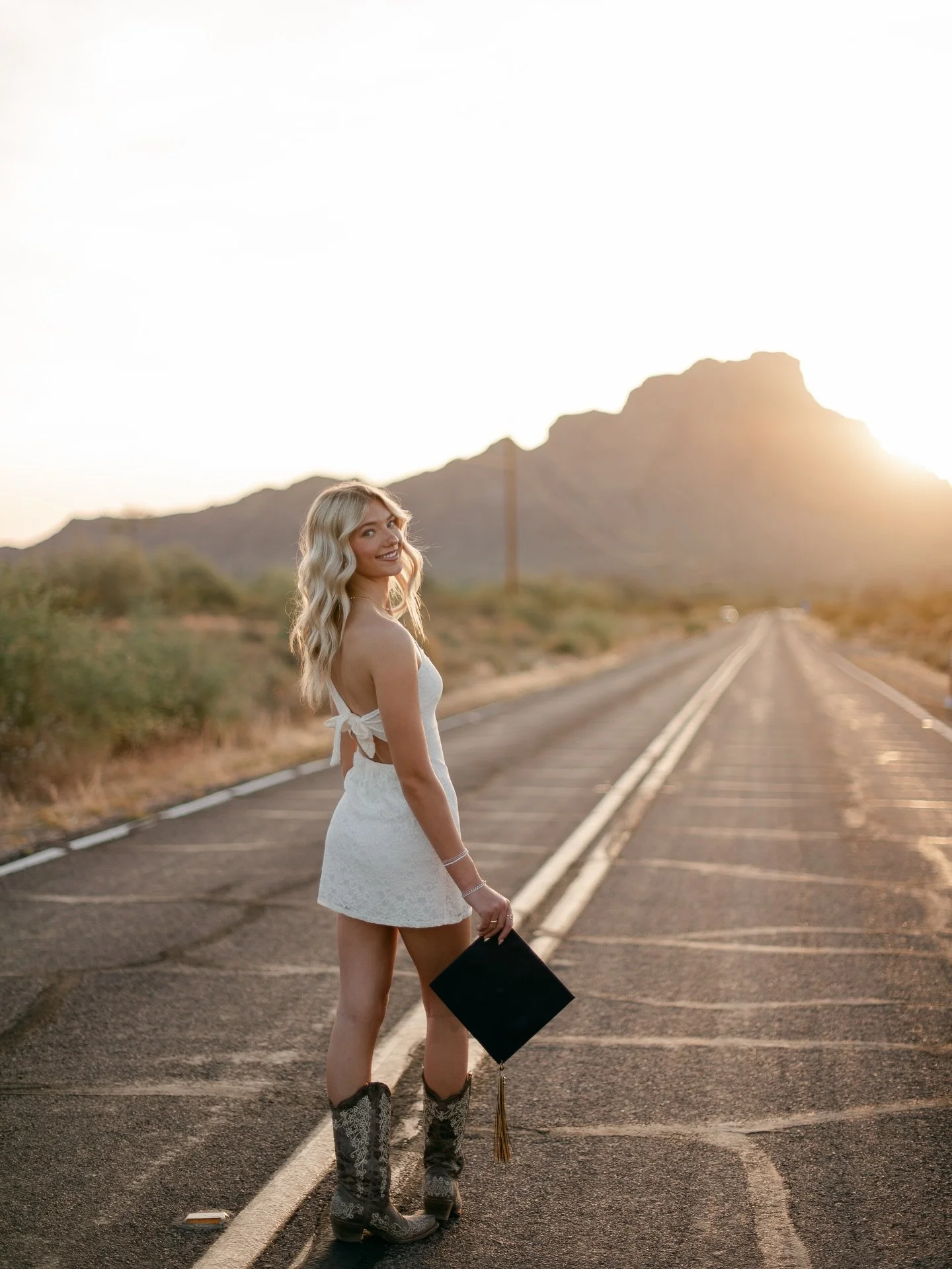 and just like that, it&rsquo;s all a memory 🥹

congrats to the class of 2026!!! 🤍✨

#arizonaseniorphotos #arizonaseniorphotographer #azseniorphotos #azseniorphotographer #azdesertseniorphotos