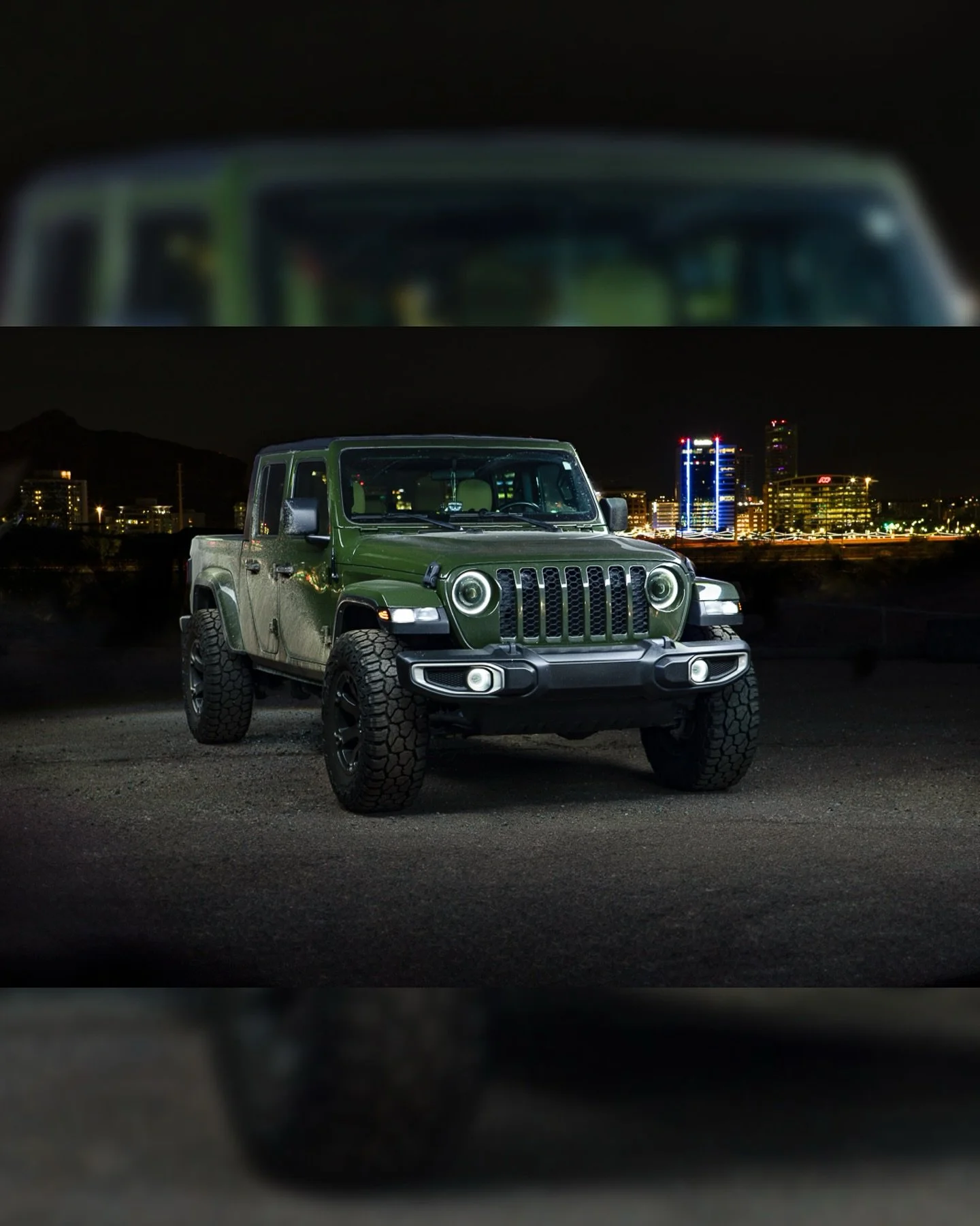 I stayed up wayyy past my bedtime for this. 👵🏻 #jeep #gladiatorjt #lightpainting #automotivephotography 
.
.
.
@fueloffroad 
@falkentire 
@teraflexsuspension 
@oraclelights 
@jeep 
@courtesyjeepaz