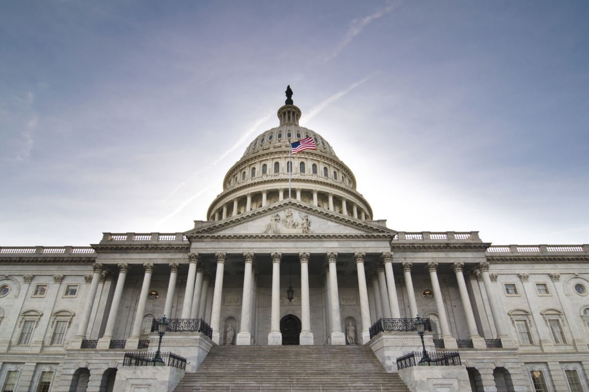 Traducido del artículo: New Bill in Congress Would Destroy The Vape Industry por Jim Mcdonald