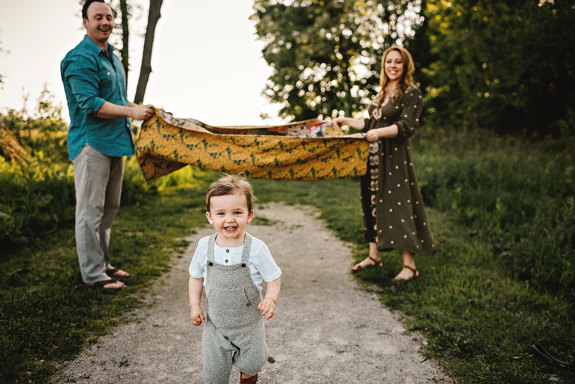 lauren-grayson-photography-cleveland-ohio-photographer-summer-outdoor-fields-family-child-baby-photo-session_0522.jpg
