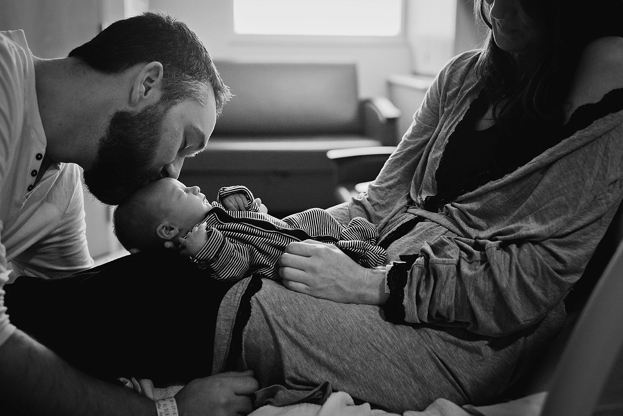 lauren-grayson-photography-akron-ohio-cleveland-best-newborn-photos-baby-photographer-2018_0015.jpg