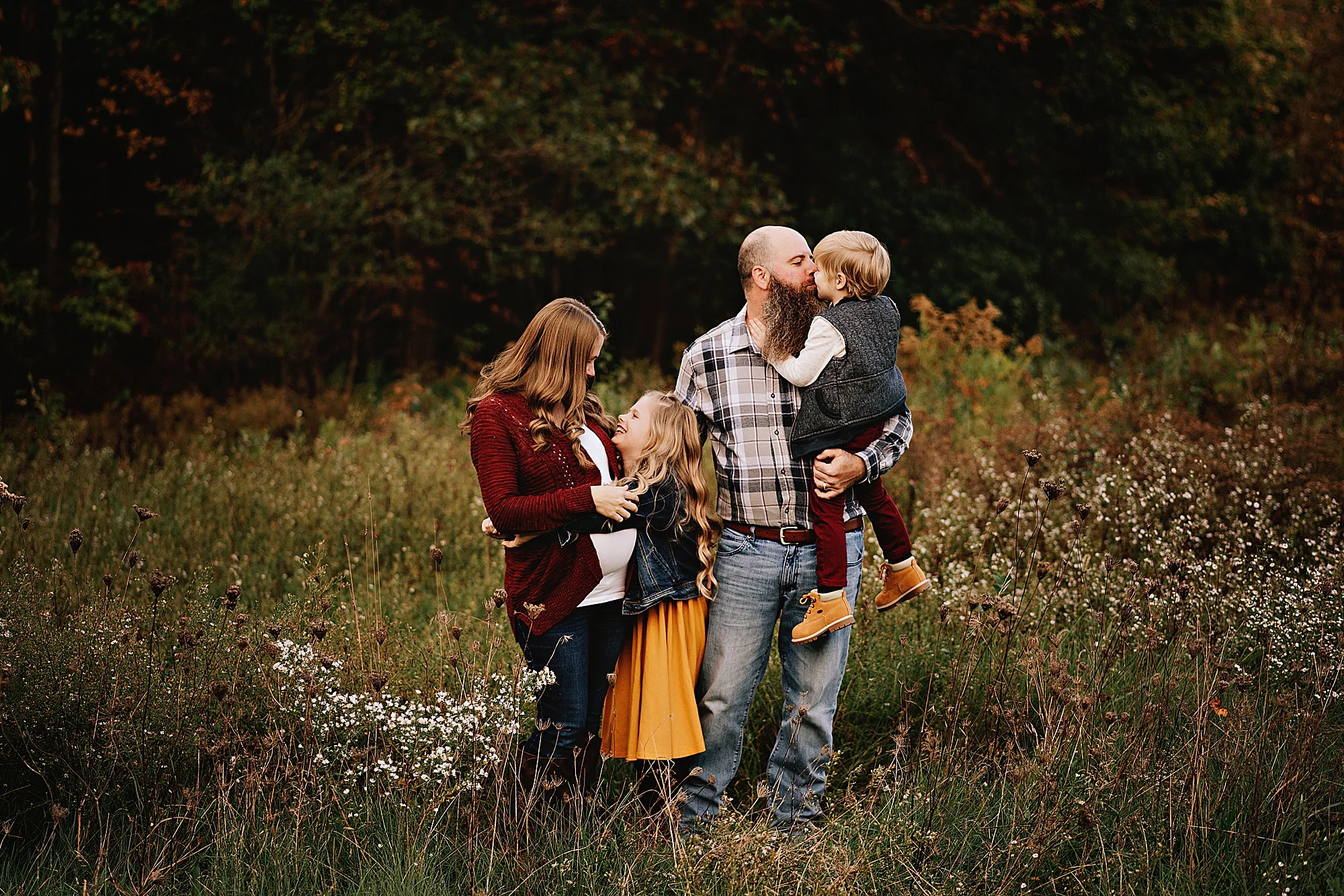 lauren-grayson-photography-akron-ohio-maternity-session-fall-hammer_0060.jpg