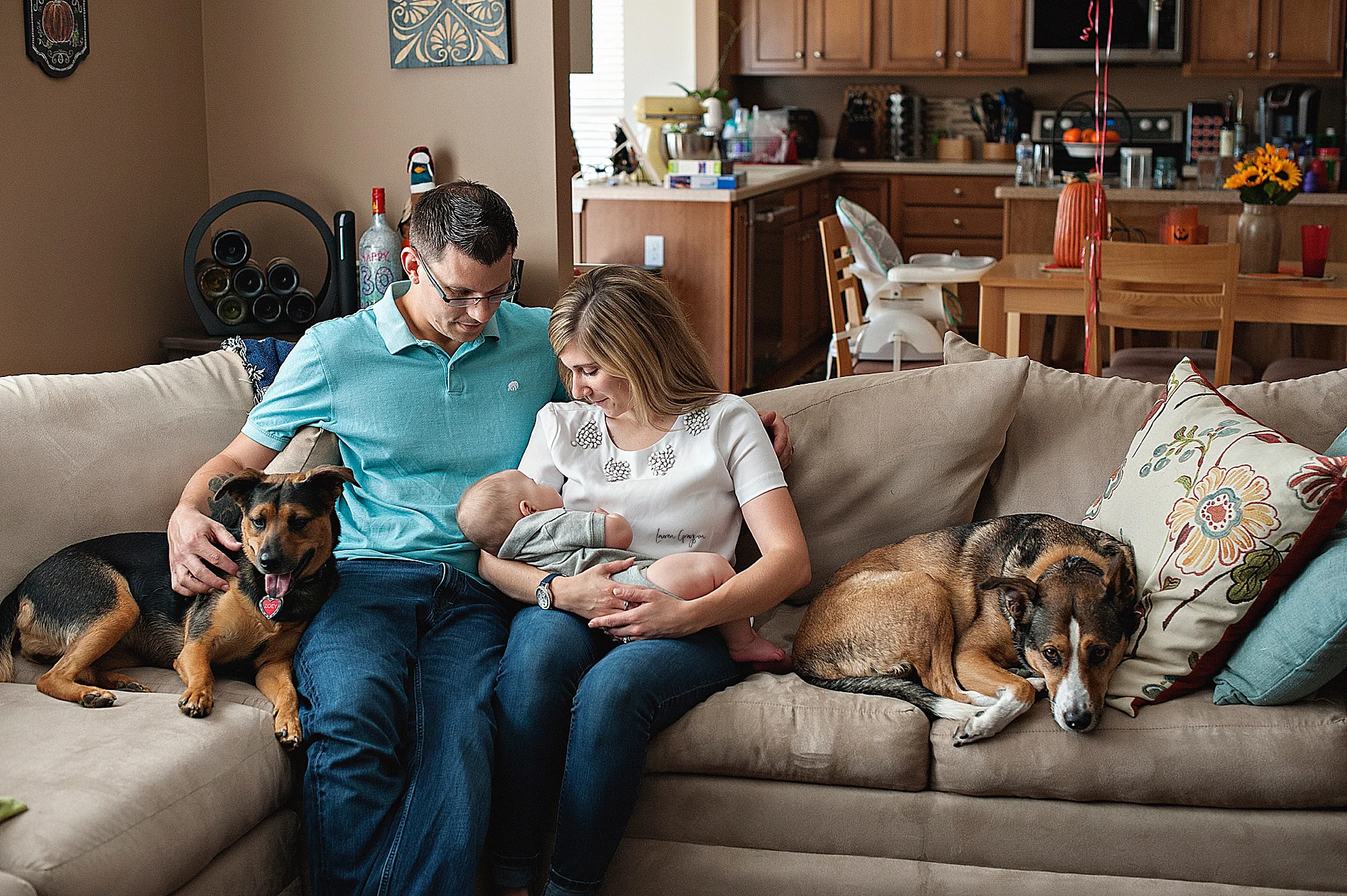 lauren-grayson-photography-cleveland-ohio-family-session-lifestyle-in-home_0031.jpg