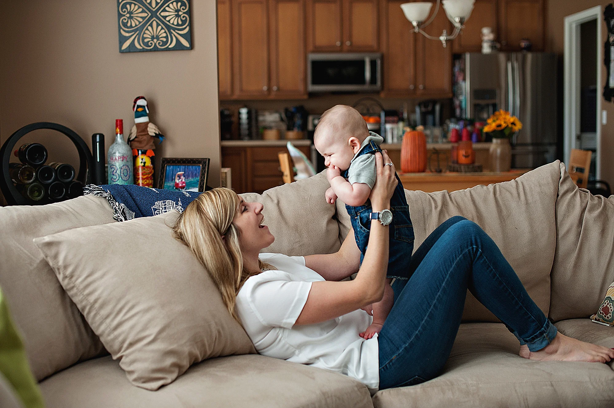 lauren-grayson-photography-cleveland-ohio-family-session-lifestyle-in-home_0009.jpg