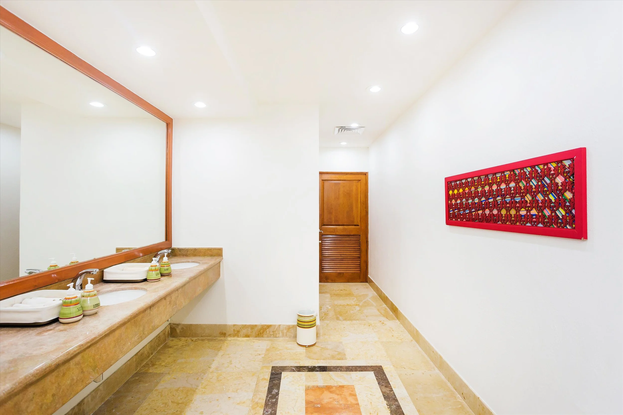 HILTON, LOS CABOS - Curated by Indiewalls