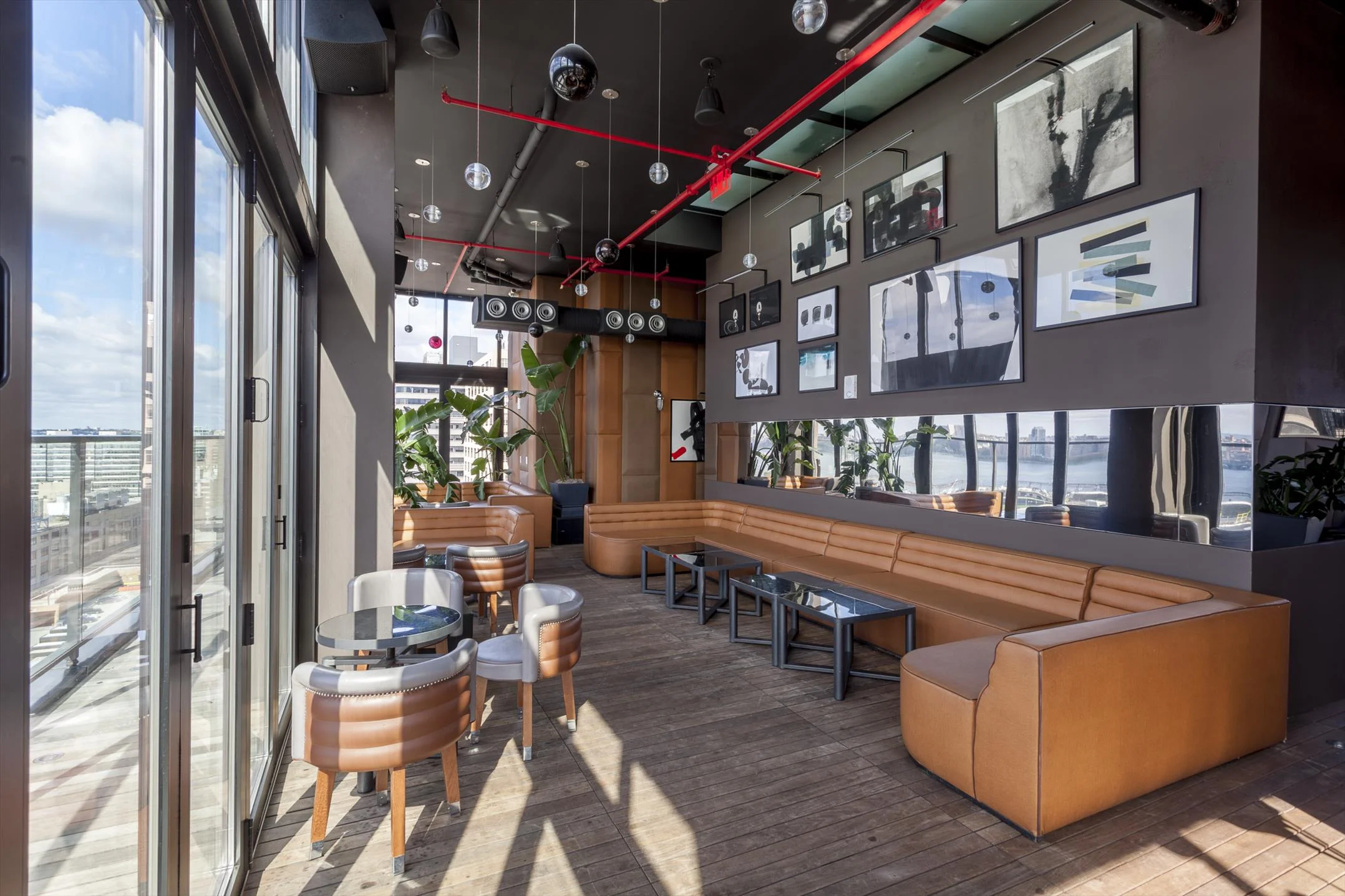 HOTEL HUGO - Curated by Indiewalls