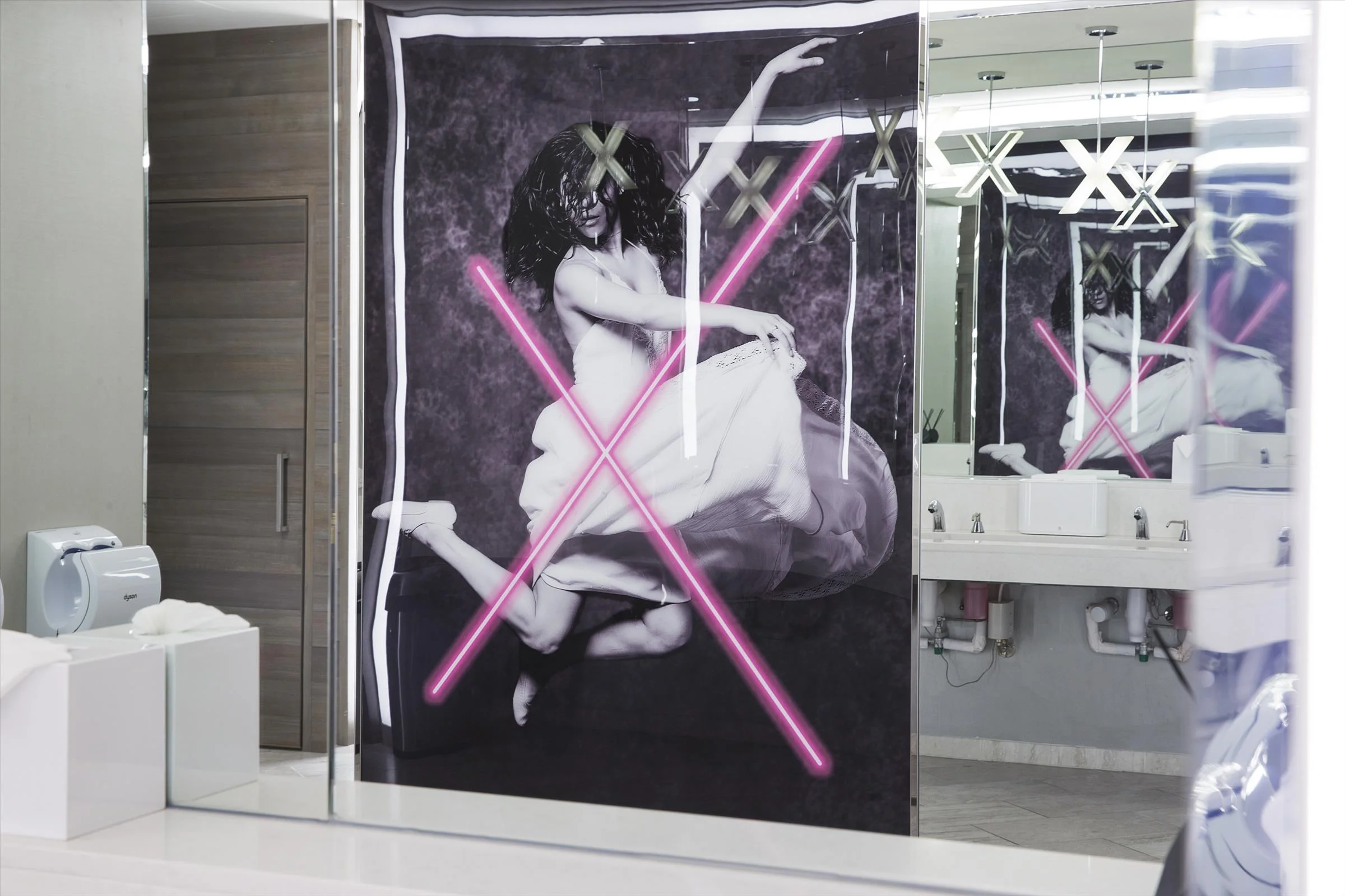 RENAISSANCE, CHICAGO DOWNTOWN - Curated by Indiewalls