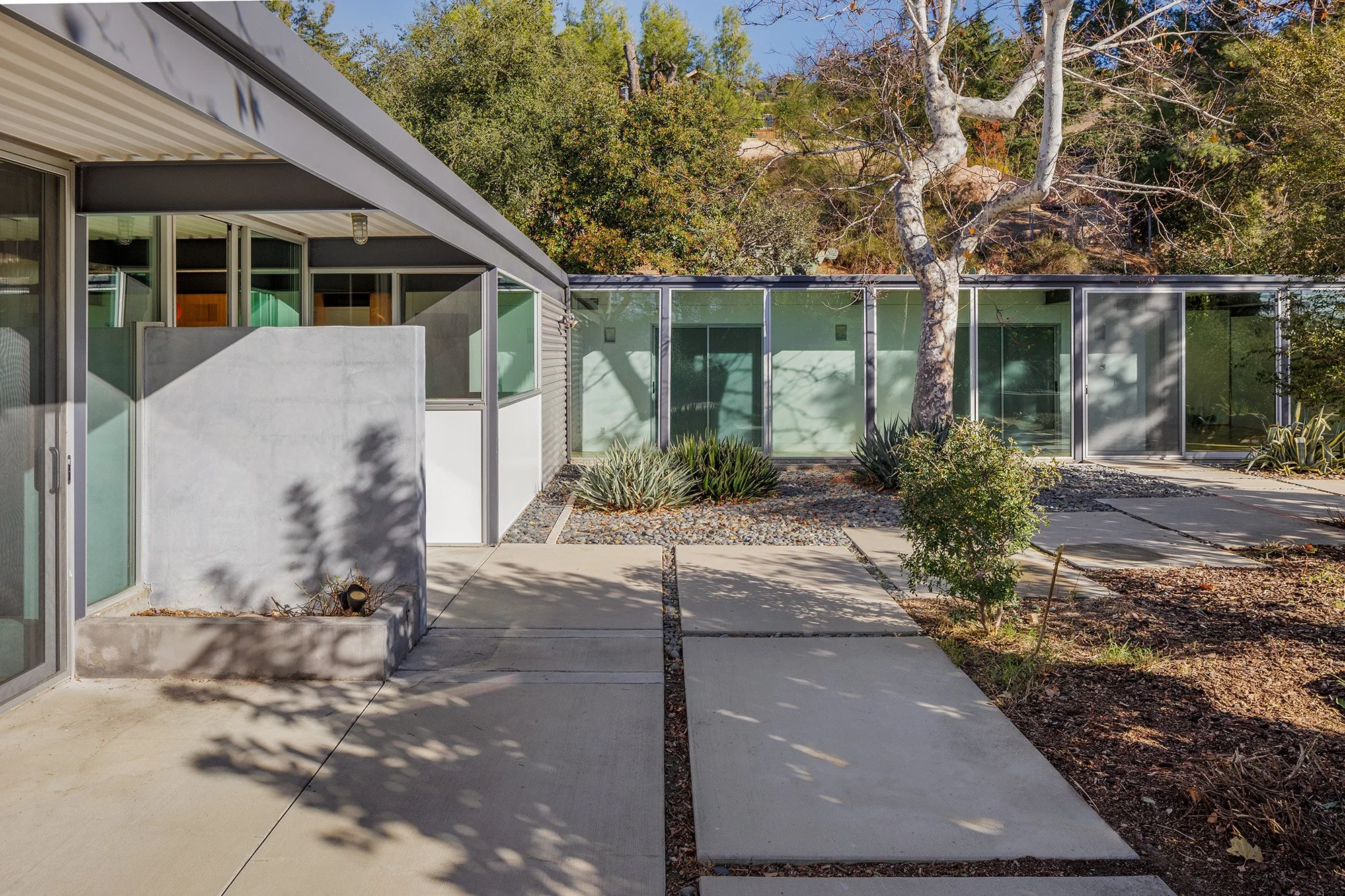 Leased: The Softley Burwash House, Pierre Koenig FAIA (1958)