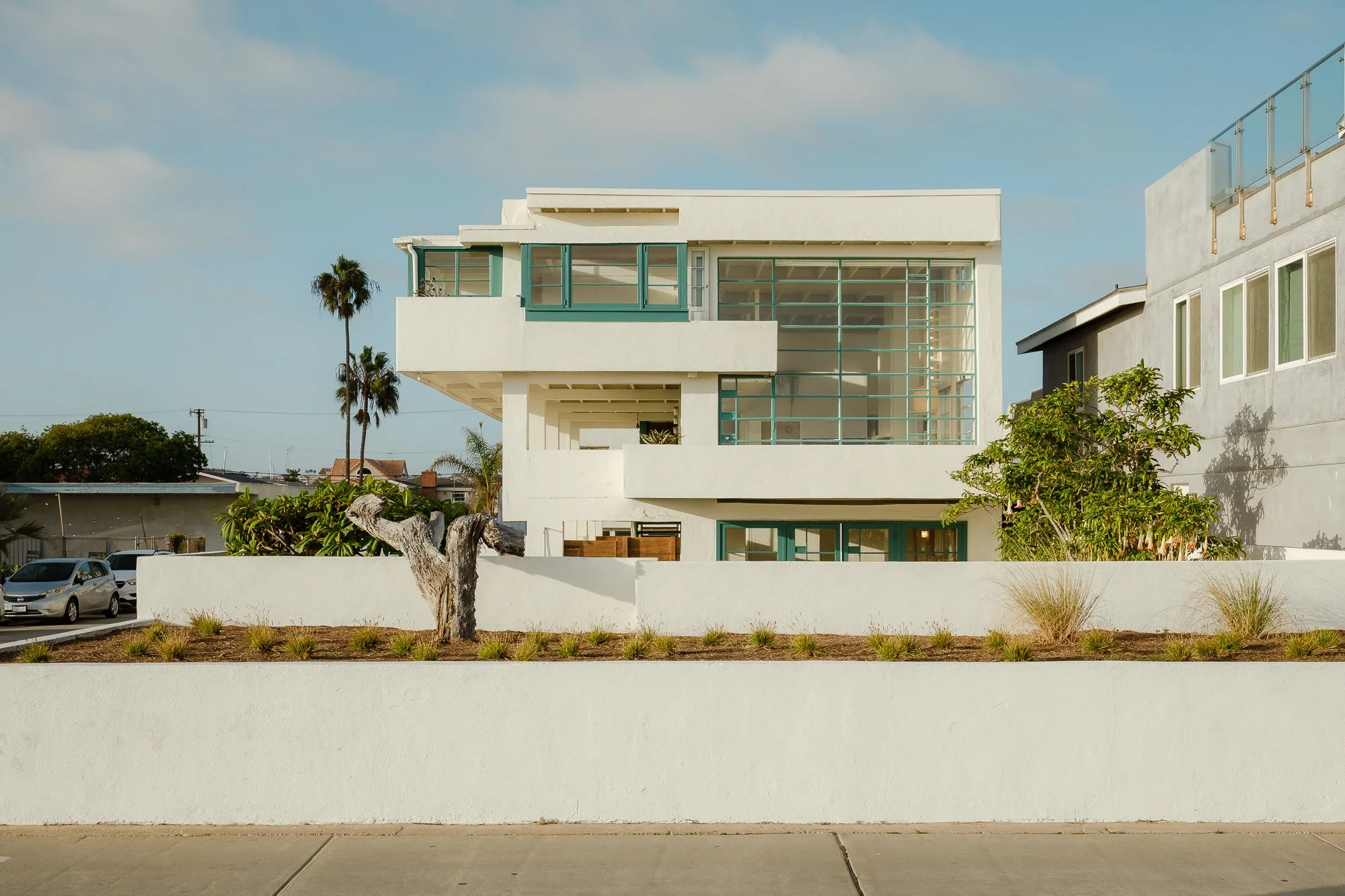 For Sale: The Philip &amp; Leah Lovell Beach House, R.M. Schindler (1926)