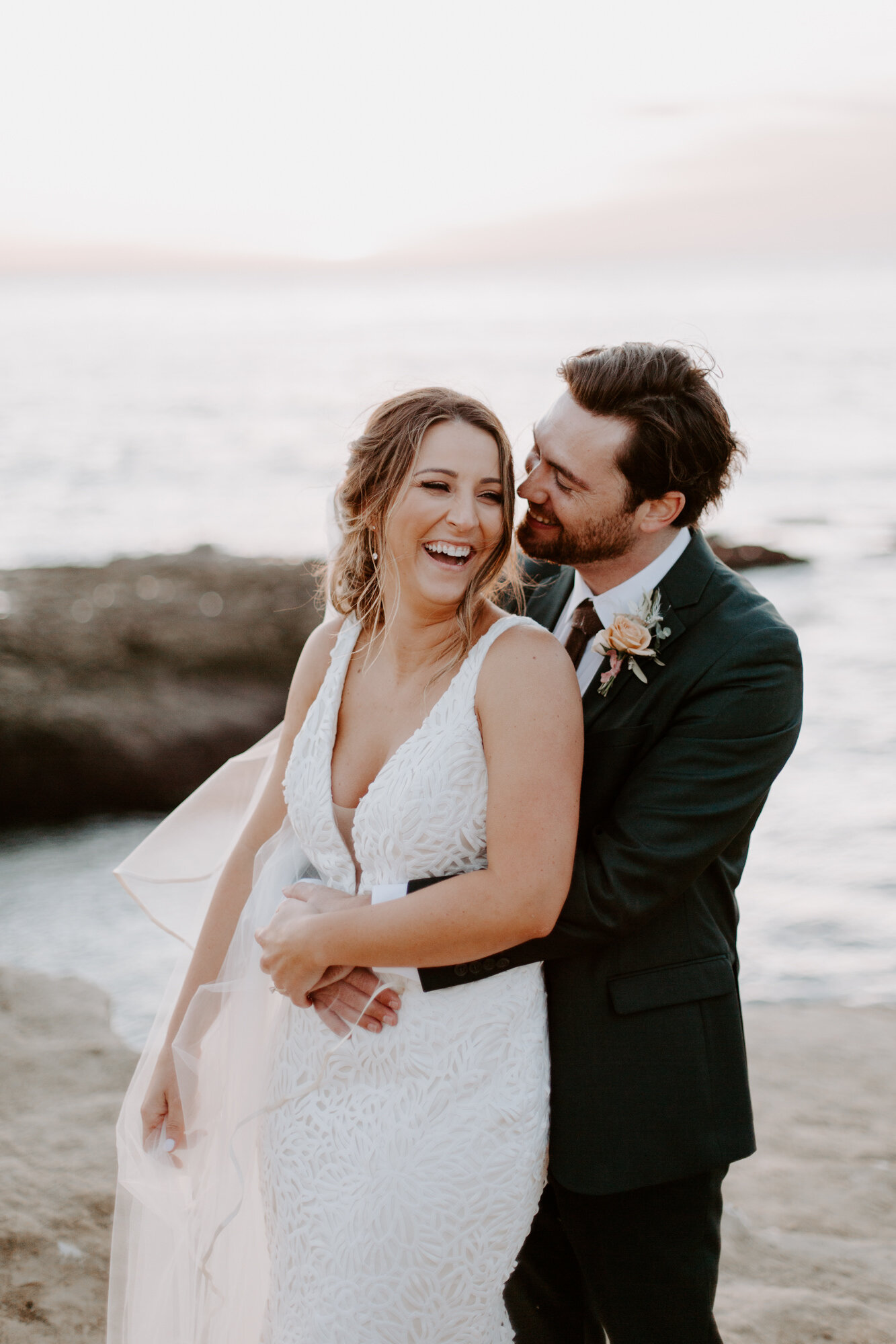 Sunset cliffs wedding, elopement in point loma san diego. Wedding and elopement with pampas grass and pink tones in the bouquets. This was a bohemian or boho styled wedding near the beach.