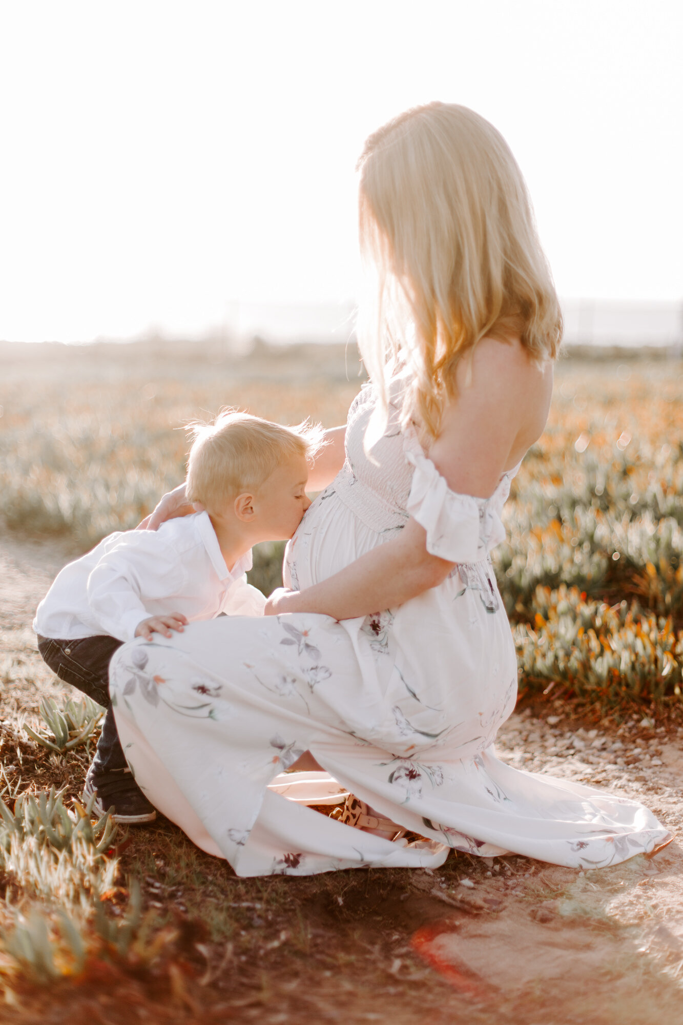 Carlsbad Bluff Maternity and Family Photo Session, San Diego. Family photography and maternity photography. Family photographer and maternity photographer. San Diego family photographer, san diego