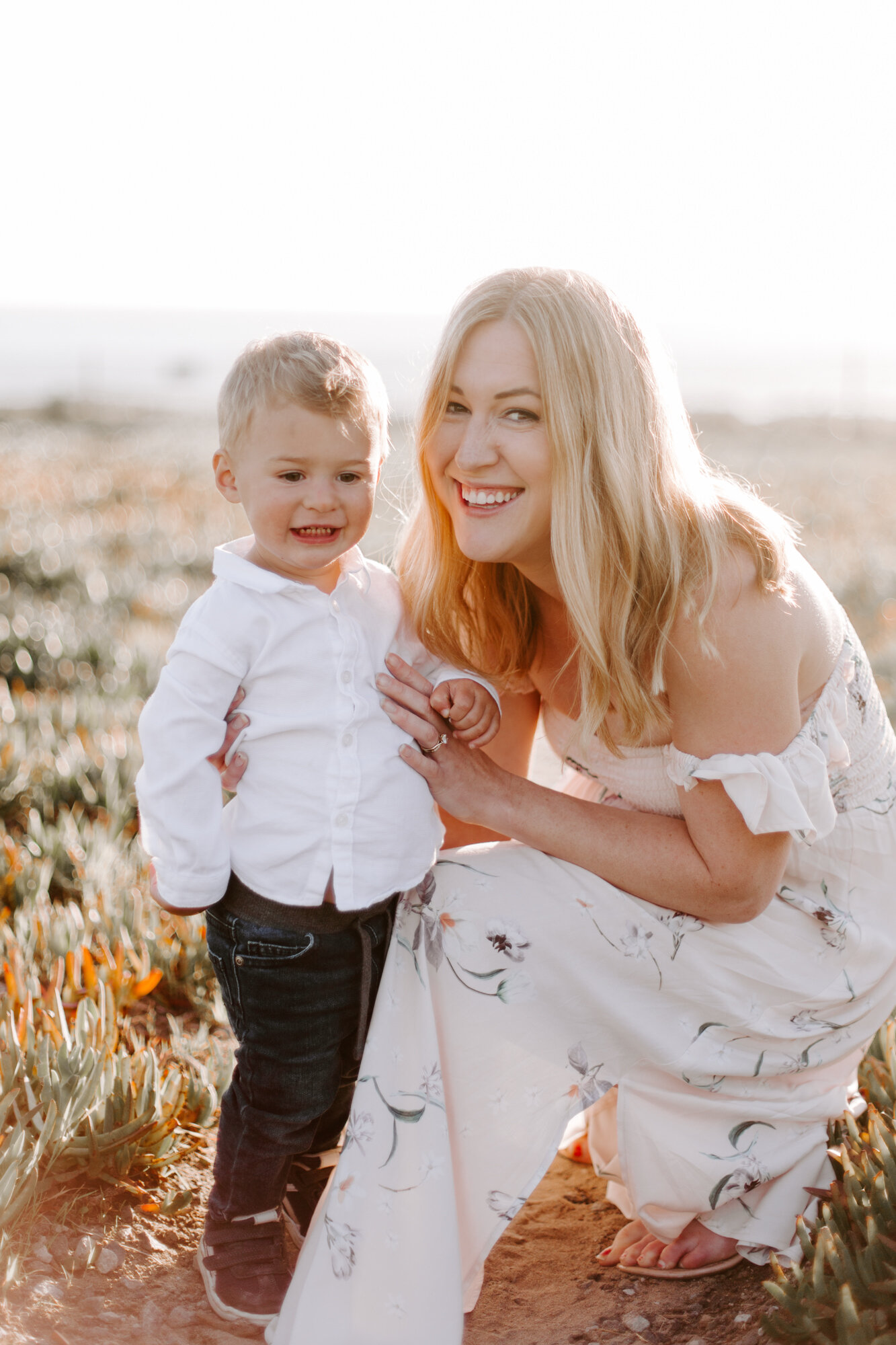 Carlsbad Bluff Maternity and Family Photo Session, San Diego. Family photography and maternity photography. Family photographer and maternity photographer. San Diego family photographer, san diego