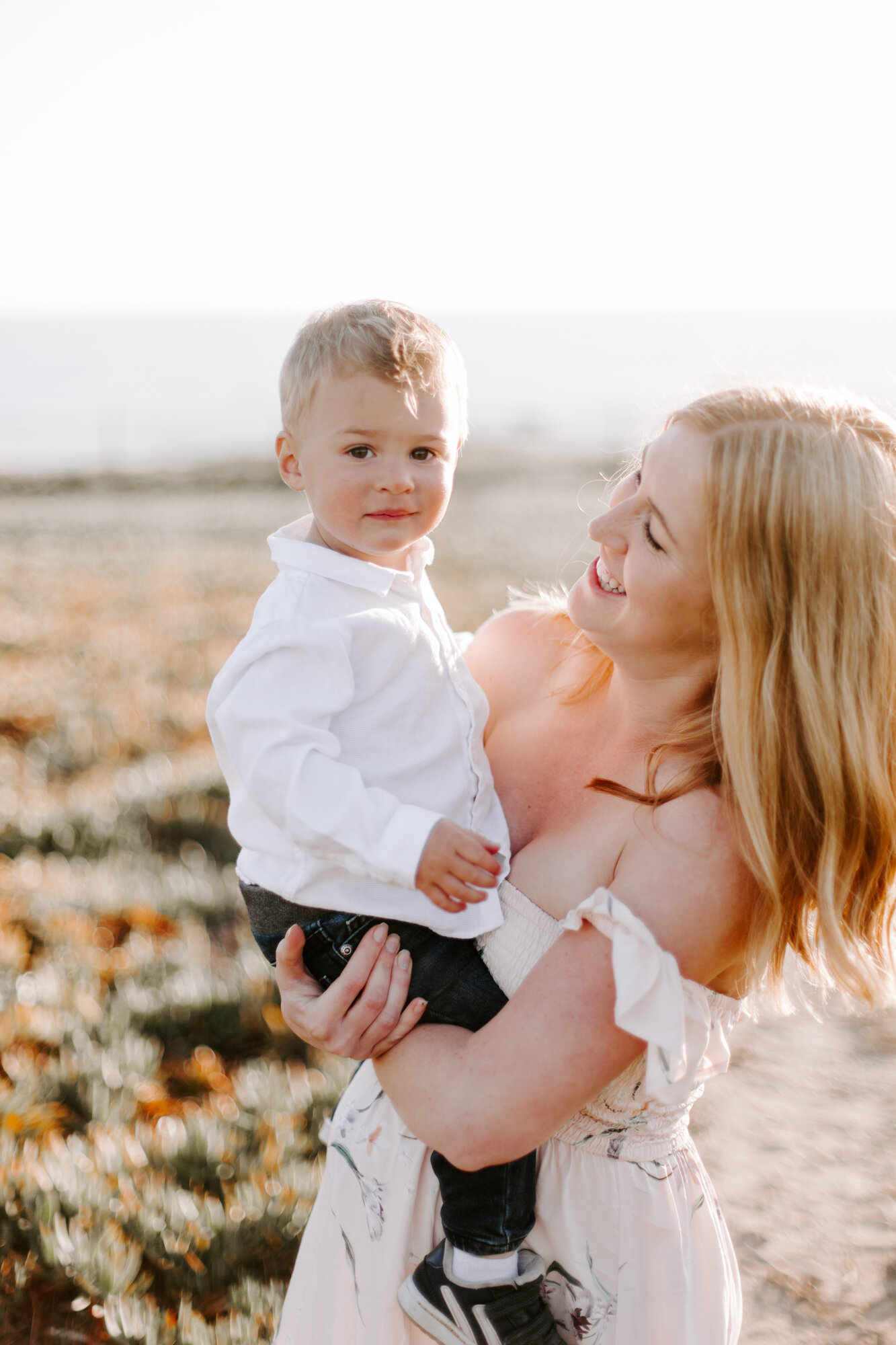 Carlsbad Bluff Maternity and Family Photo Session, San Diego. Family photography and maternity photography. Family photographer and maternity photographer. San Diego family photographer, san diego