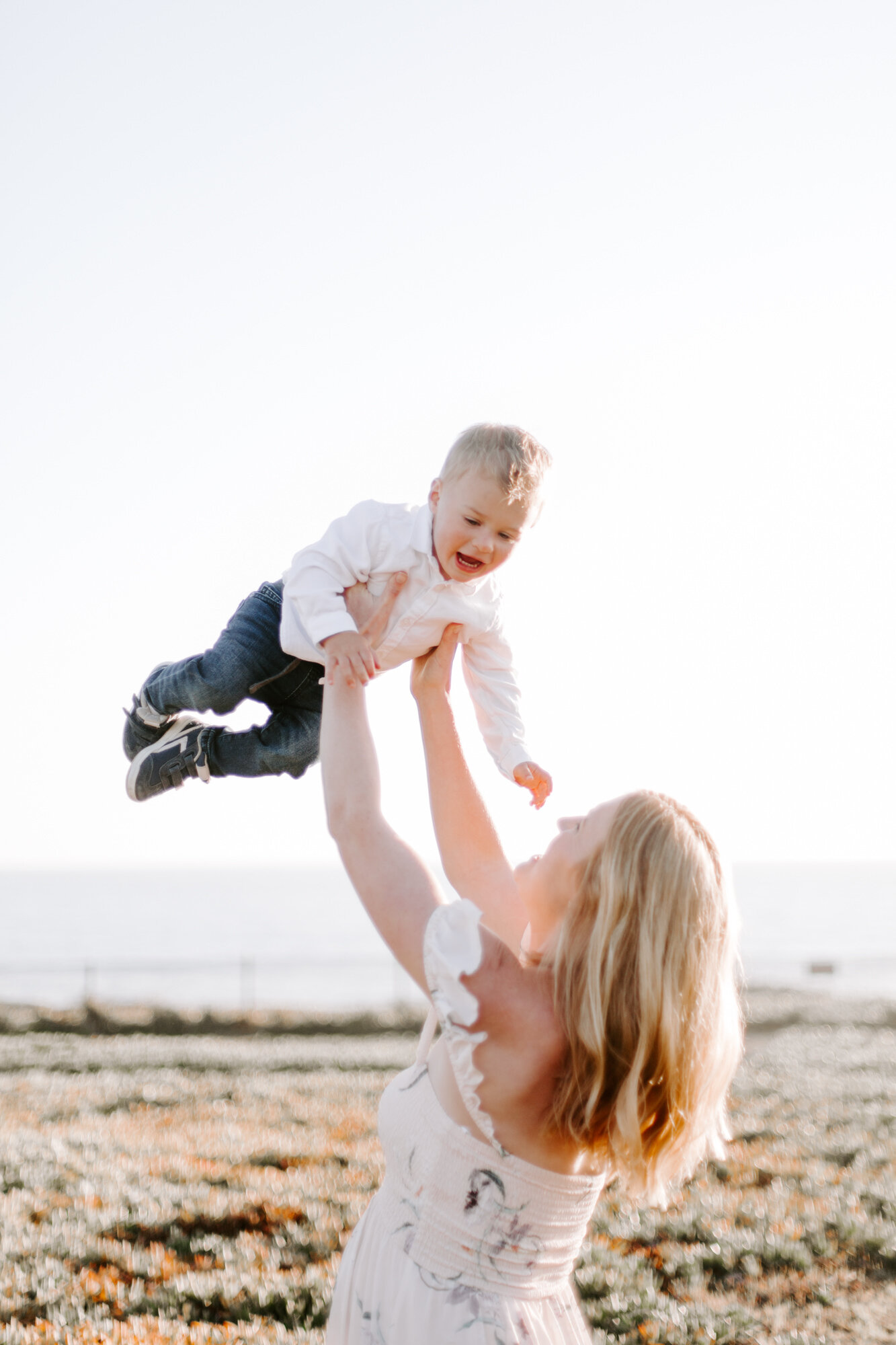 Carlsbad Bluff Maternity and Family Photo Session, San Diego. Family photography and maternity photography. Family photographer and maternity photographer. San Diego family photographer, san diego