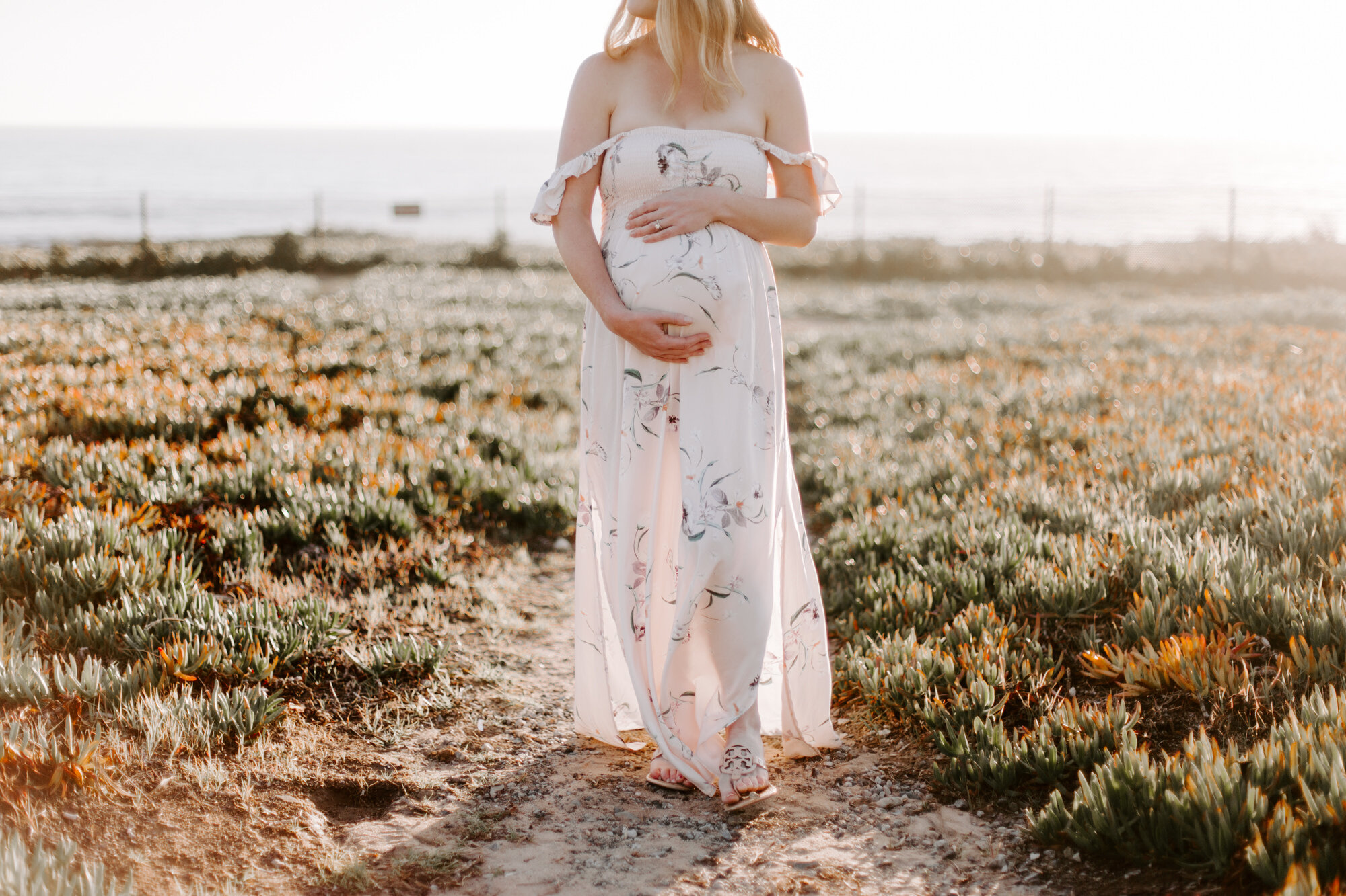 Carlsbad Bluff Maternity and Family Photo Session, San Diego. Family photography and maternity photography. Family photographer and maternity photographer. San Diego family photographer, san diego