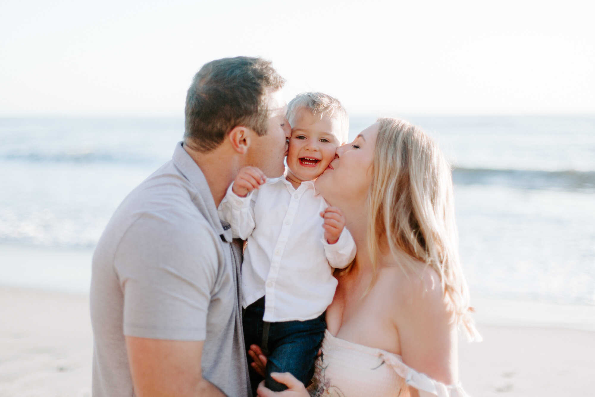 Carlsbad Bluff Maternity and Family Photo Session, San Diego. Family photography and maternity photography. Family photographer and maternity photographer. San Diego family photographer, san diego