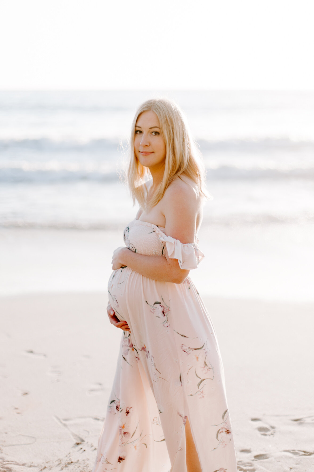 Carlsbad Bluff Maternity and Family Photo Session, San Diego. Family photography and maternity photography. Family photographer and maternity photographer. San Diego family photographer, san diego