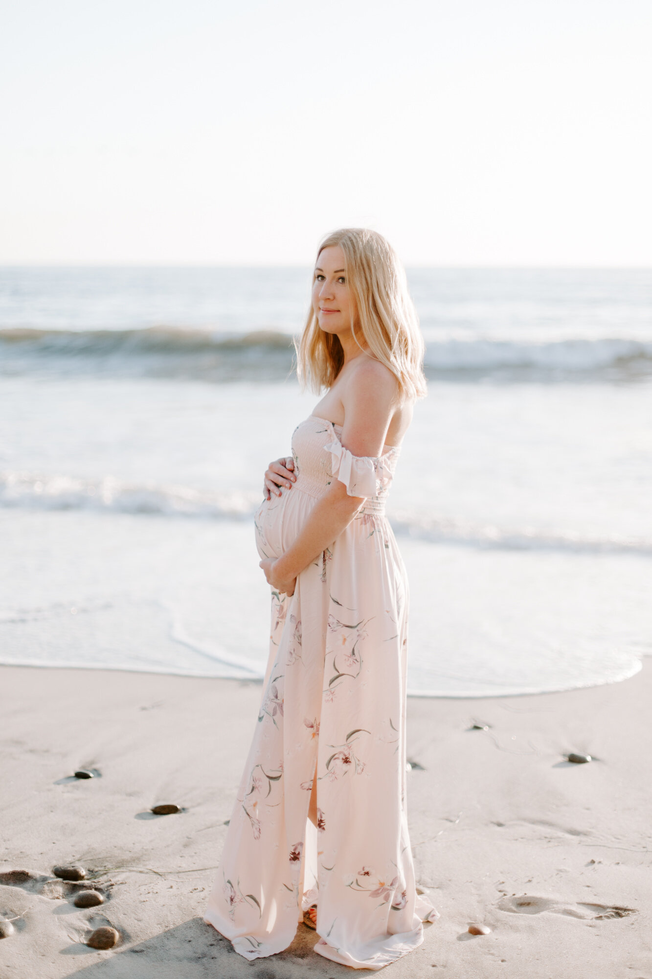 Carlsbad Bluff Maternity and Family Photo Session, San Diego. Family photography and maternity photography. Family photographer and maternity photographer. San Diego family photographer, san diego