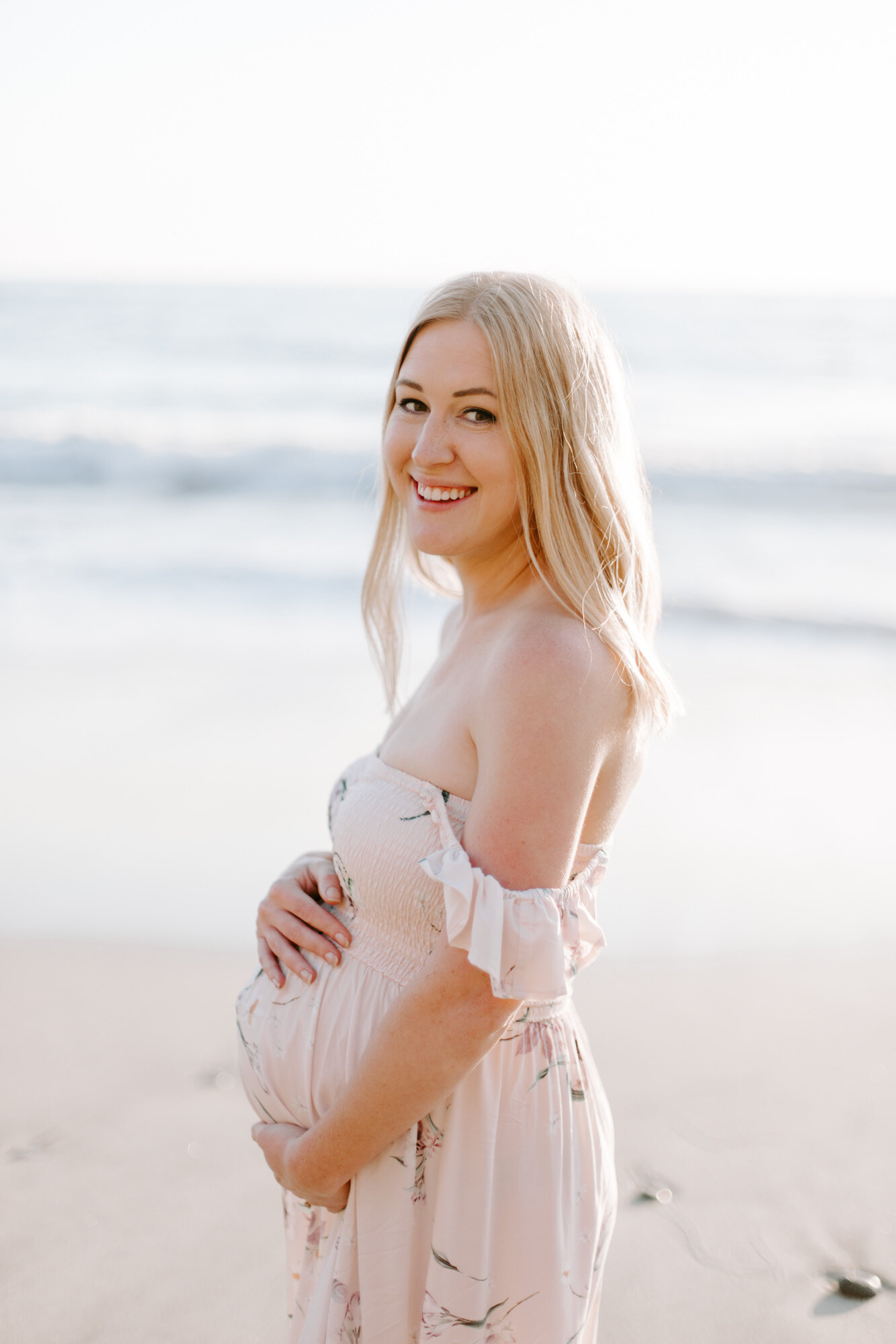 Carlsbad Bluff Maternity and Family Photo Session, San Diego. Family photography and maternity photography. Family photographer and maternity photographer. San Diego family photographer, san diego