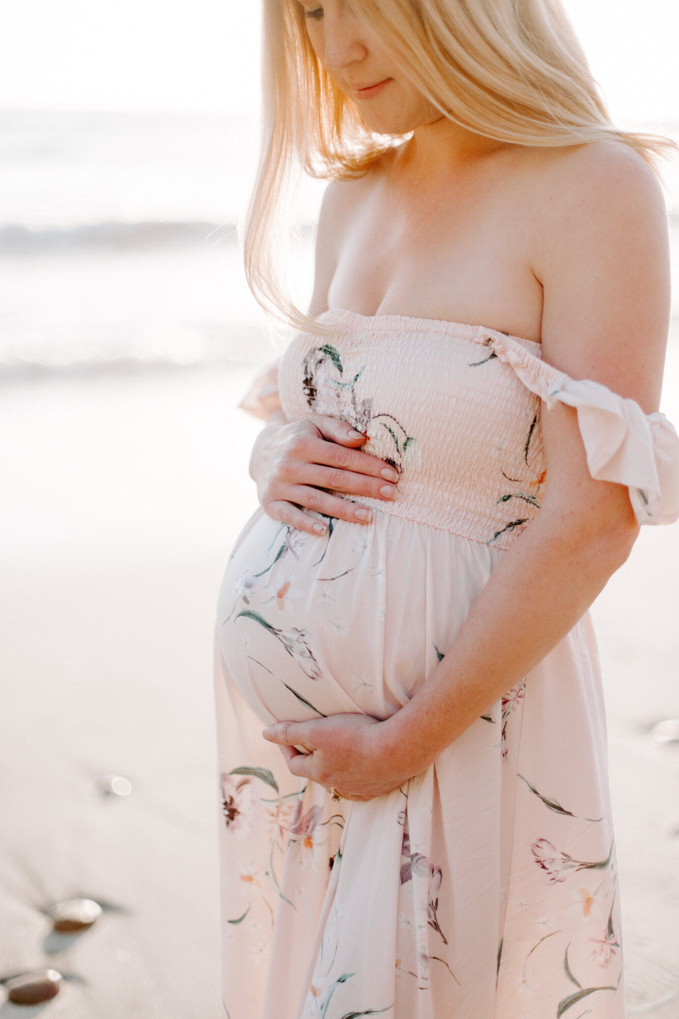 Carlsbad Bluff Maternity and Family Photo Session, San Diego. Family photography and maternity photography. Family photographer and maternity photographer. San Diego family photographer, san diego