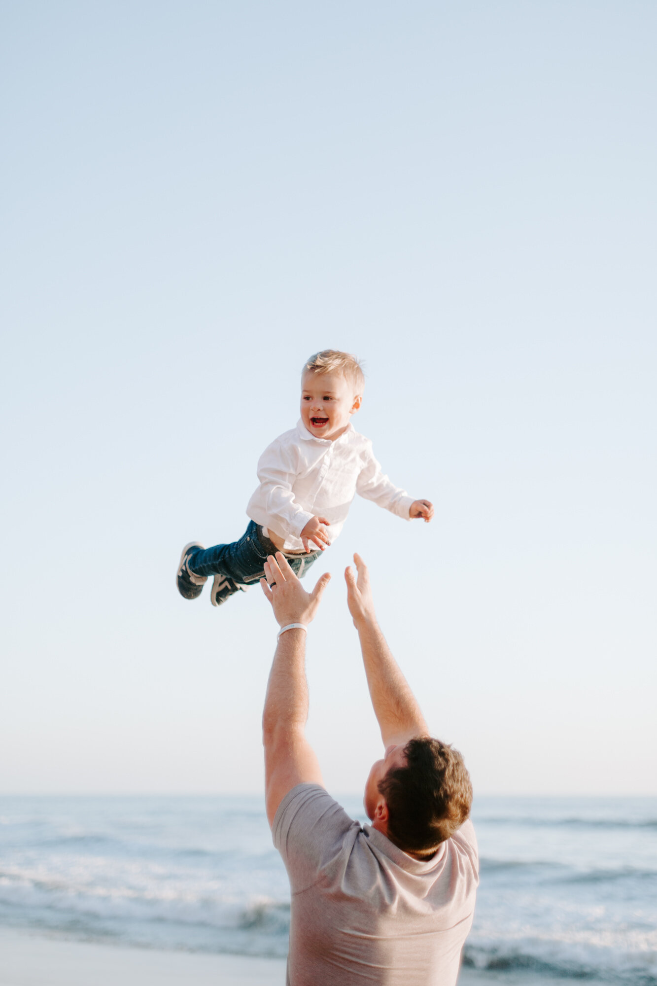 Carlsbad Bluff Maternity and Family Photo Session, San Diego. Family photography and maternity photography. Family photographer and maternity photographer. San Diego family photographer, san diego