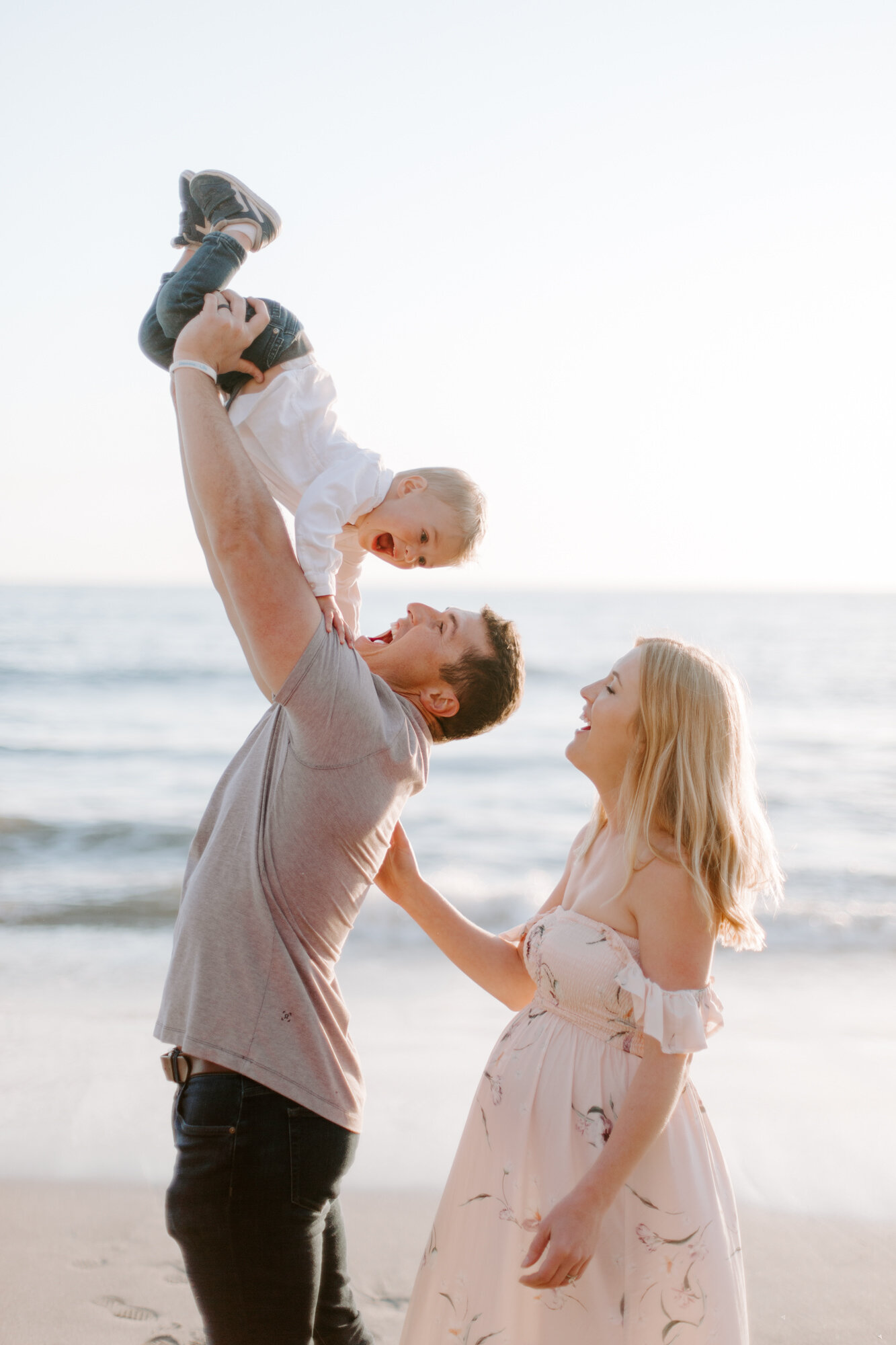 Carlsbad Bluff Maternity and Family Photo Session, San Diego. Family photography and maternity photography. Family photographer and maternity photographer. San Diego family photographer, san diego