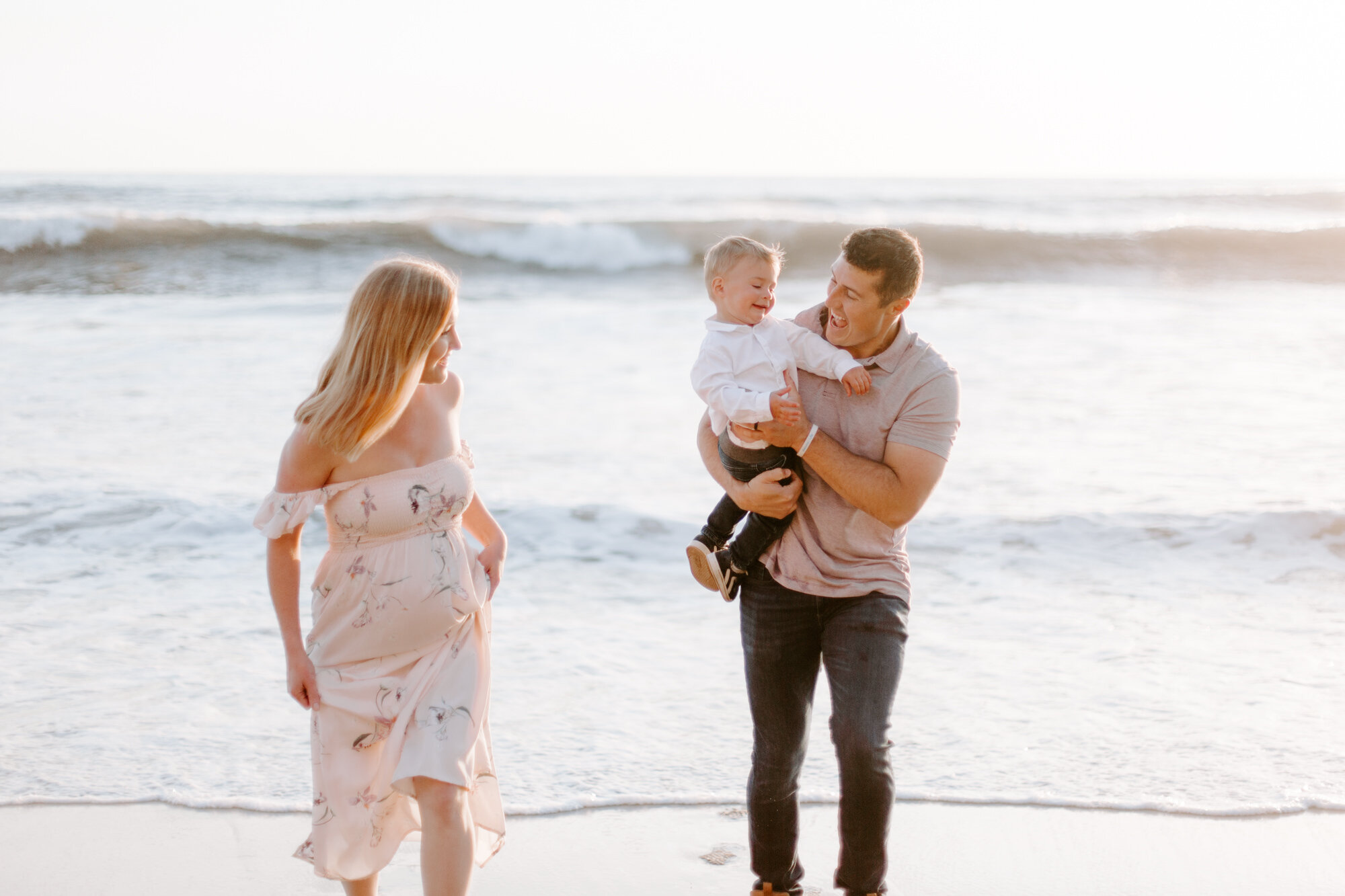 Carlsbad Bluff Maternity and Family Photo Session, San Diego. Family photography and maternity photography. Family photographer and maternity photographer. San Diego family photographer, san diego