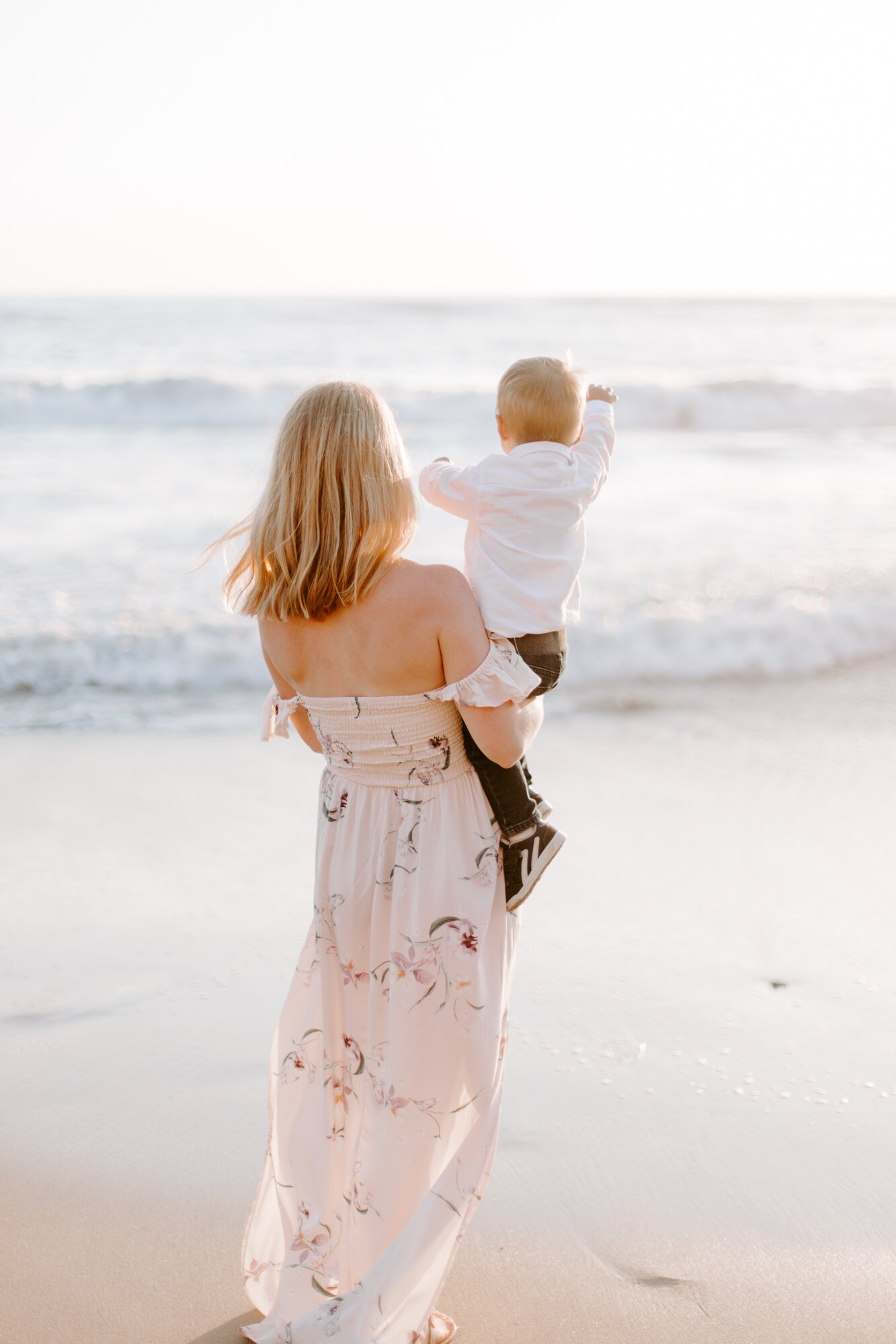 Carlsbad Bluff Maternity and Family Photo Session, San Diego. Family photography and maternity photography. Family photographer and maternity photographer. San Diego family photographer, san diego