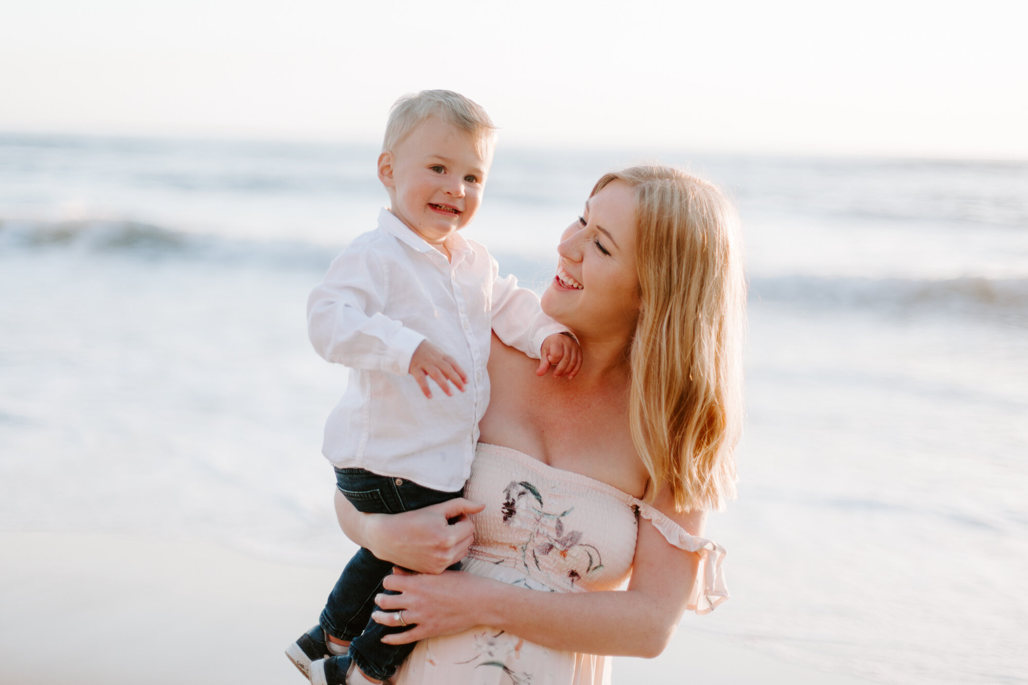 Carlsbad Bluff Maternity and Family Photo Session, San Diego. Family photography and maternity photography. Family photographer and maternity photographer. San Diego family photographer, san diego