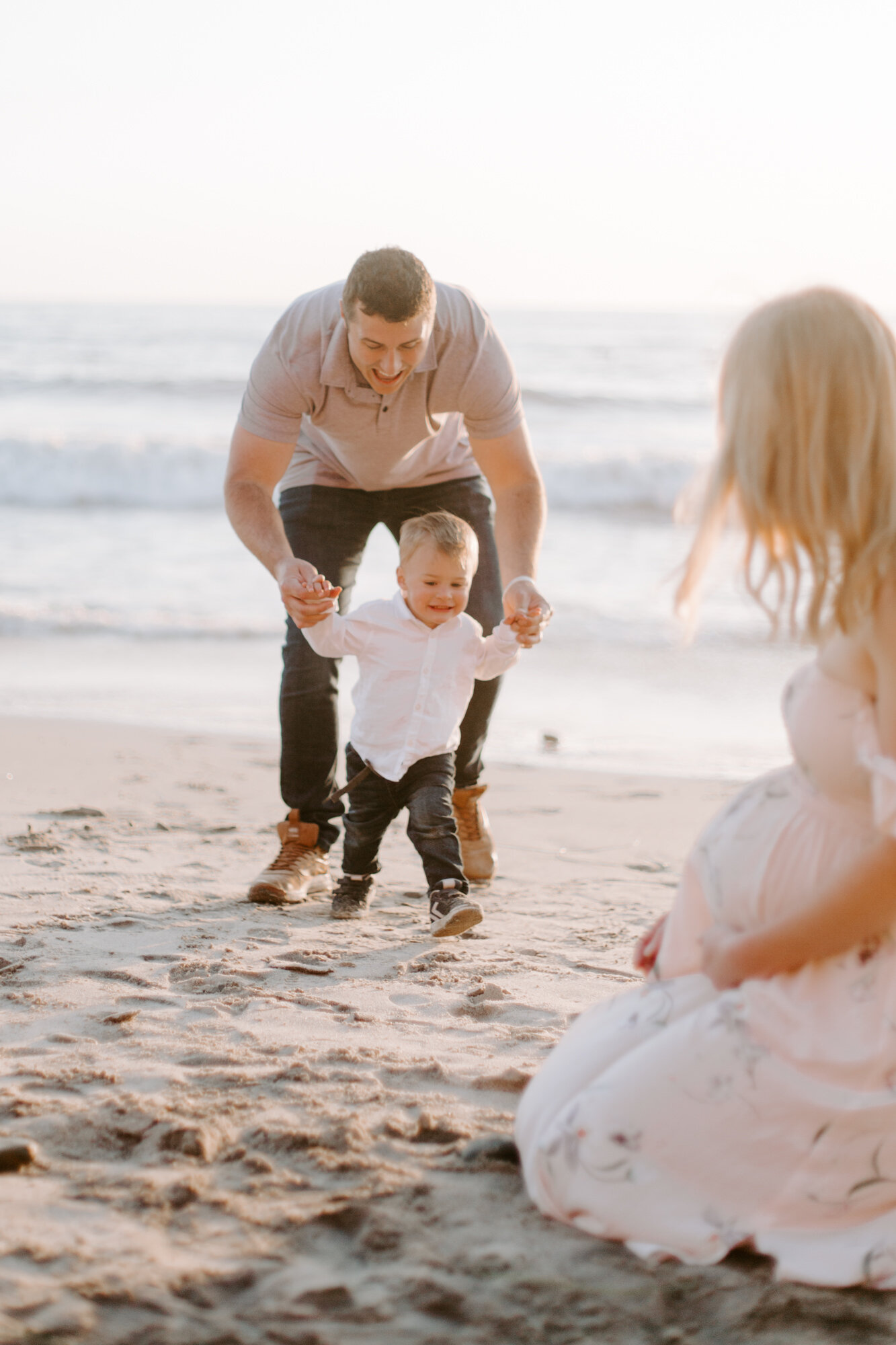 Carlsbad Bluff Maternity and Family Photo Session, San Diego. Family photography and maternity photography. Family photographer and maternity photographer. San Diego family photographer, san diego