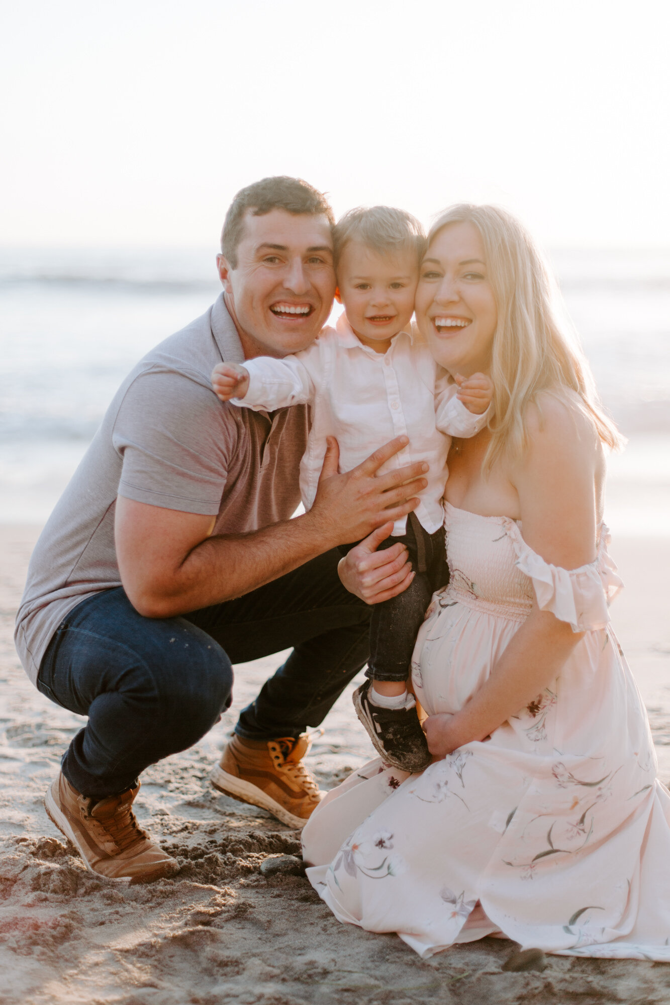 Carlsbad Bluff Maternity and Family Photo Session, San Diego. Family photography and maternity photography. Family photographer and maternity photographer. San Diego family photographer, san diego