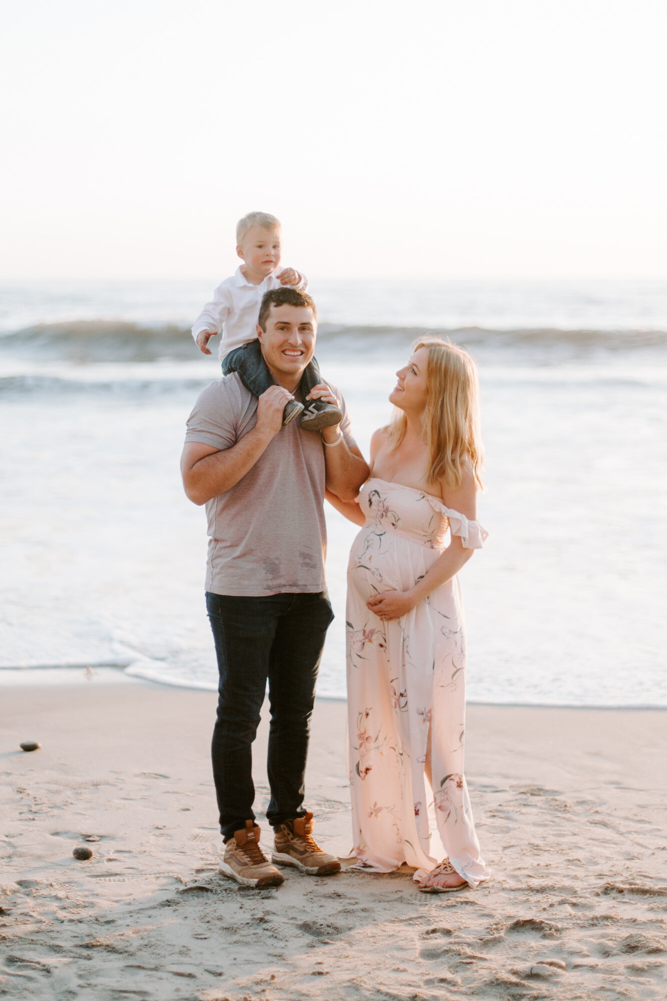 Carlsbad Bluff Maternity and Family Photo Session, San Diego. Family photography and maternity photography. Family photographer and maternity photographer. San Diego family photographer, san diego