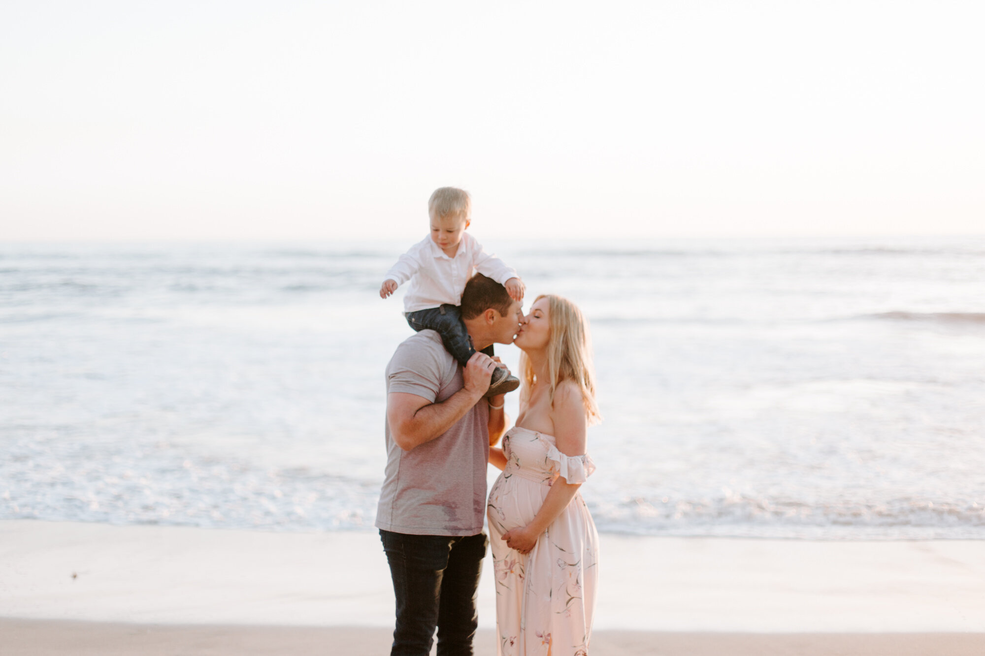 Carlsbad Bluff Maternity and Family Photo Session, San Diego. Family photography and maternity photography. Family photographer and maternity photographer. San Diego family photographer, san diego