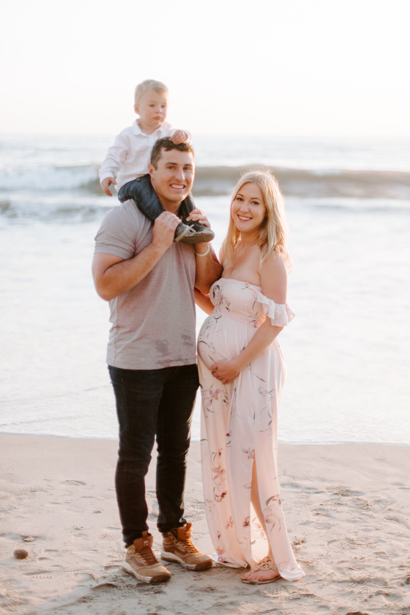 Carlsbad Bluff Maternity and Family Photo Session, San Diego. Family photography and maternity photography. Family photographer and maternity photographer. San Diego family photographer, san diego